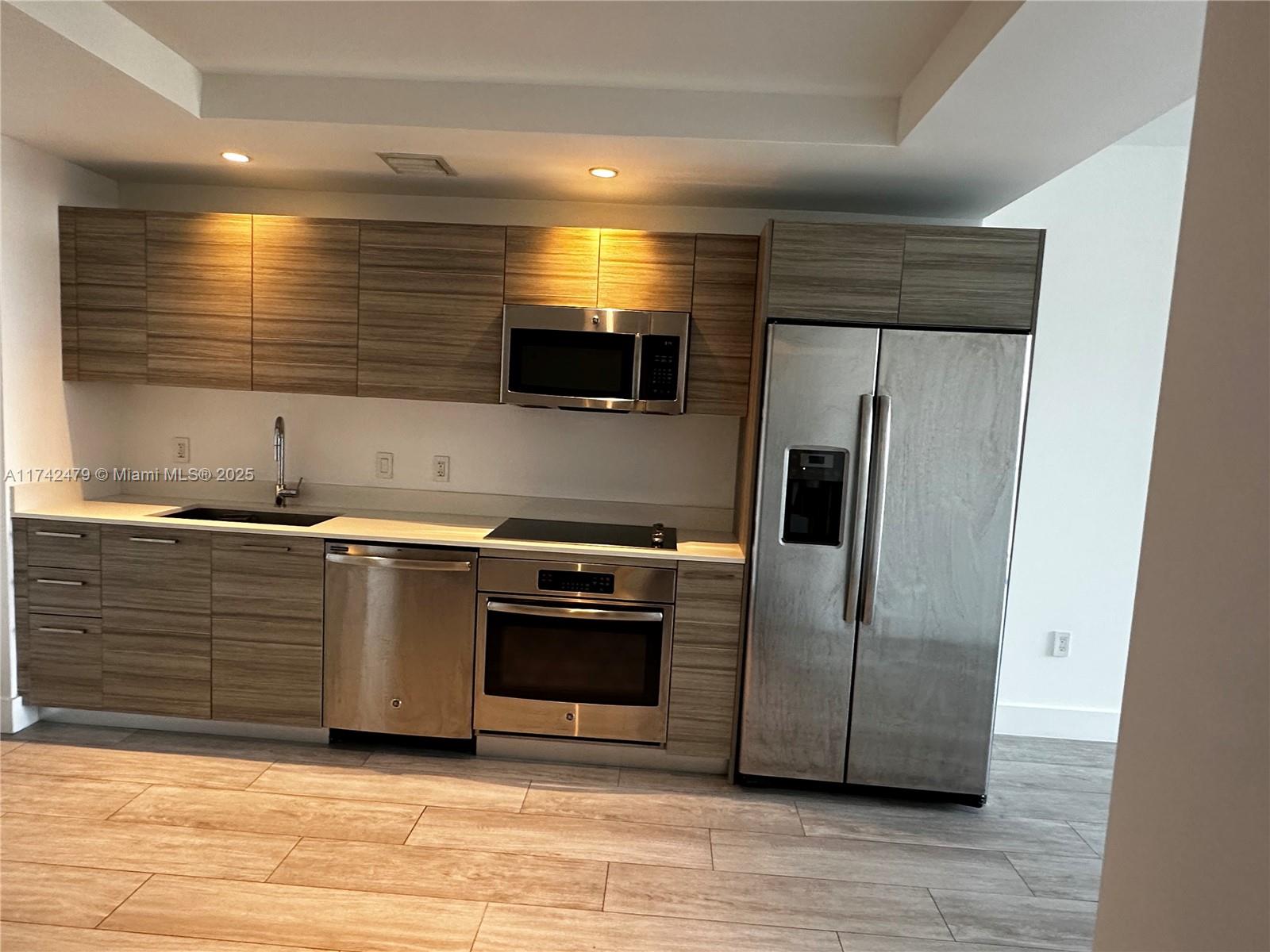 3401 MIDTOWN CONDO - Residential