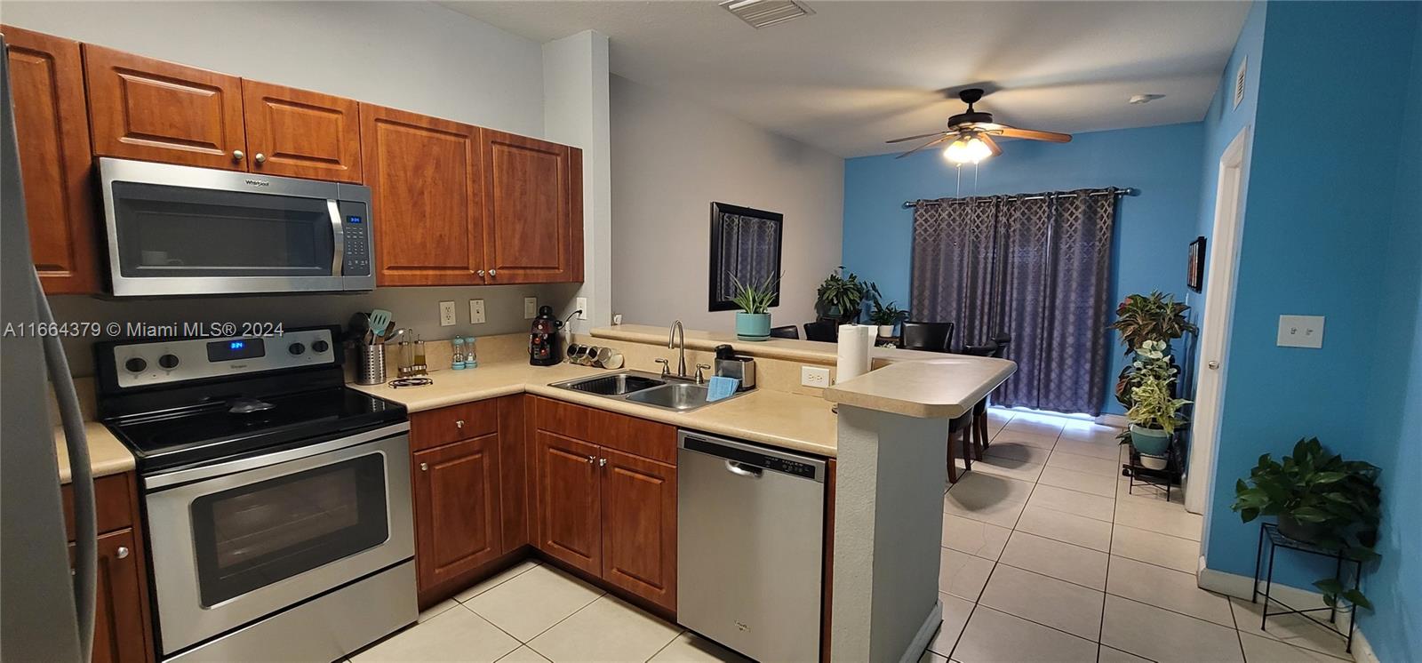 LAKES BY THE BAY GEE - Residential