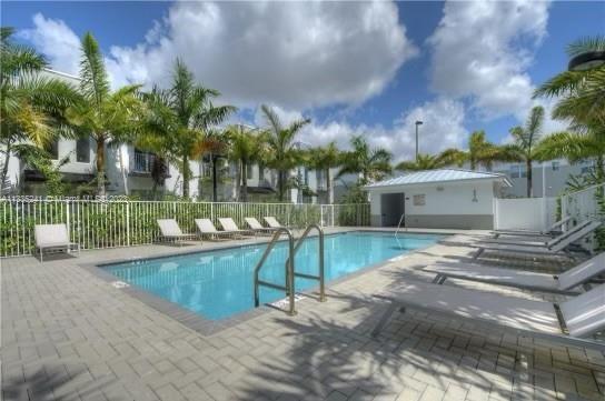 URBAN VILLAGE AT 5TH AVE - Residential