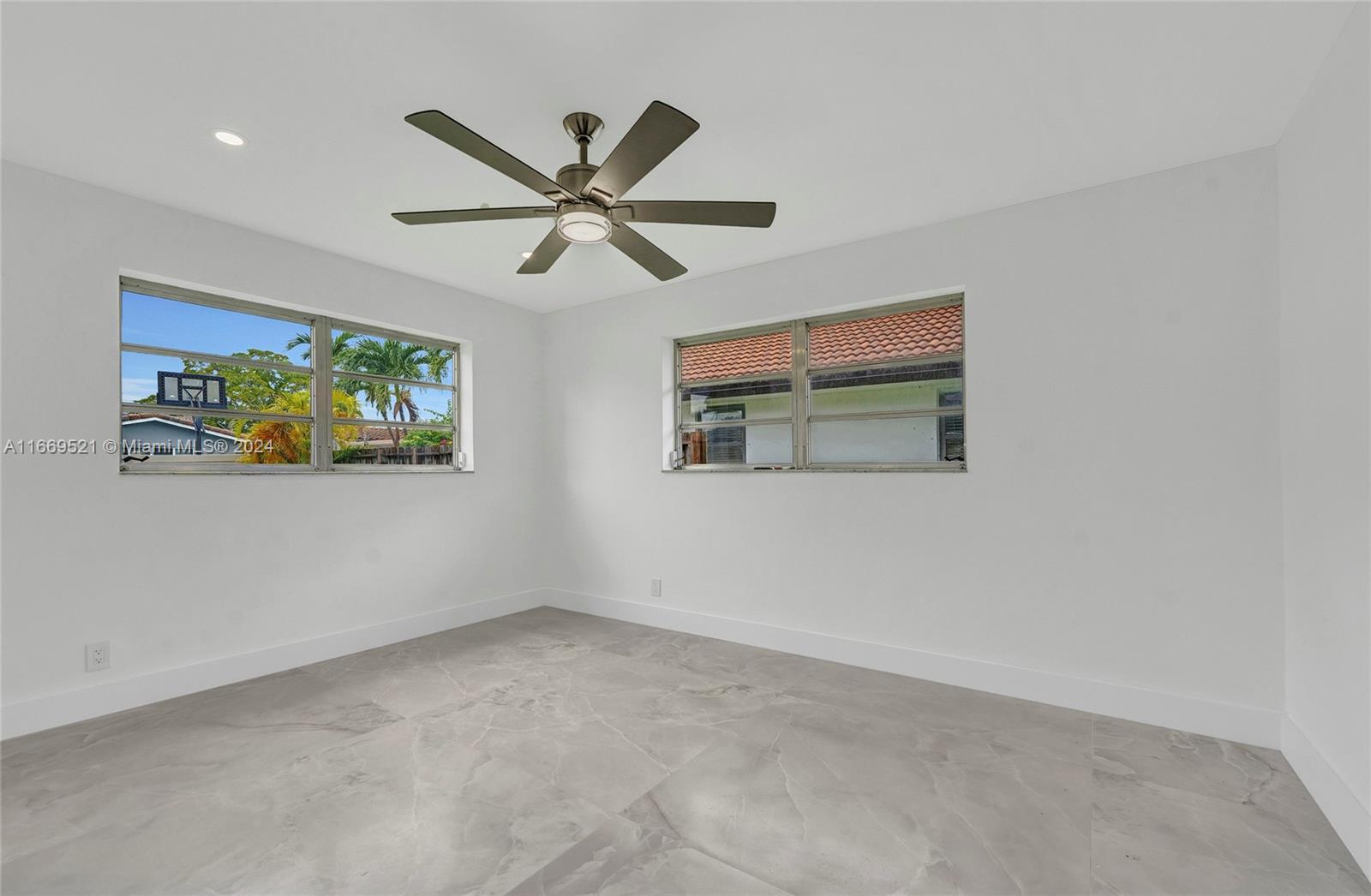 HOLLYWOOD HILLS NORTH SEC - Residential