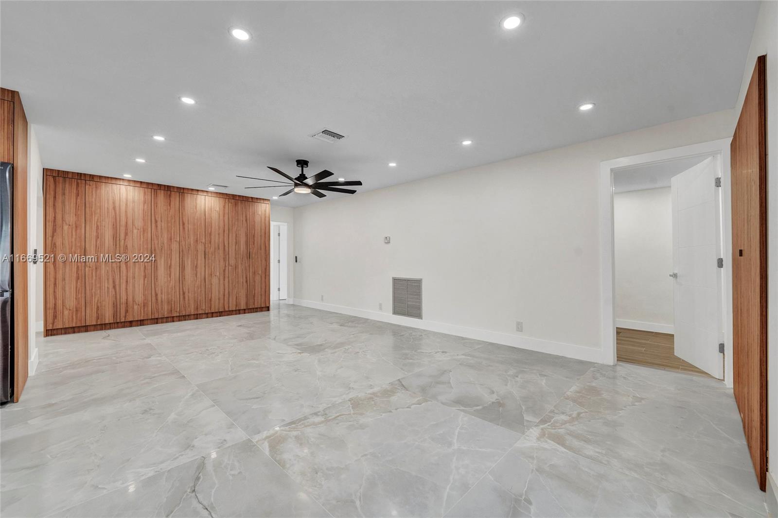 HOLLYWOOD HILLS NORTH SEC - Residential