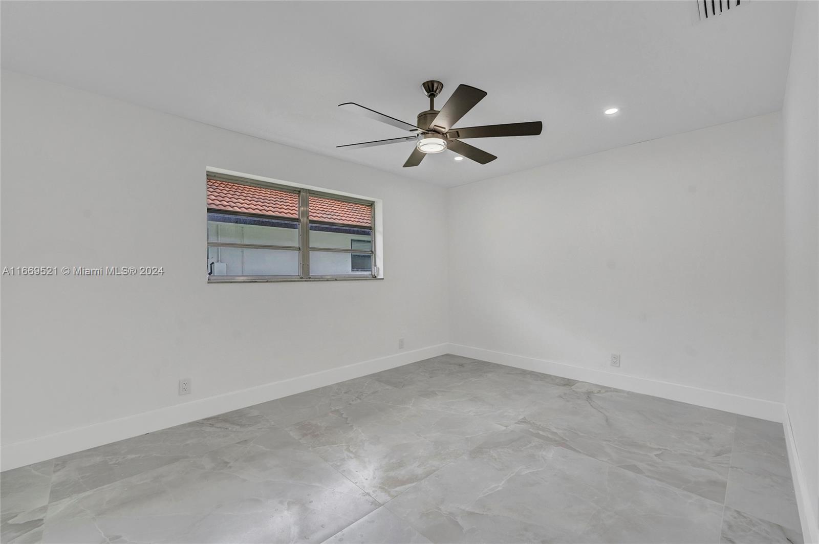 HOLLYWOOD HILLS NORTH SEC - Residential