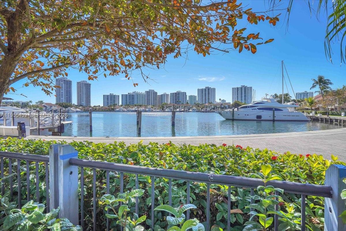 PORTSVIEW @ THE WATERWAYS - Residential