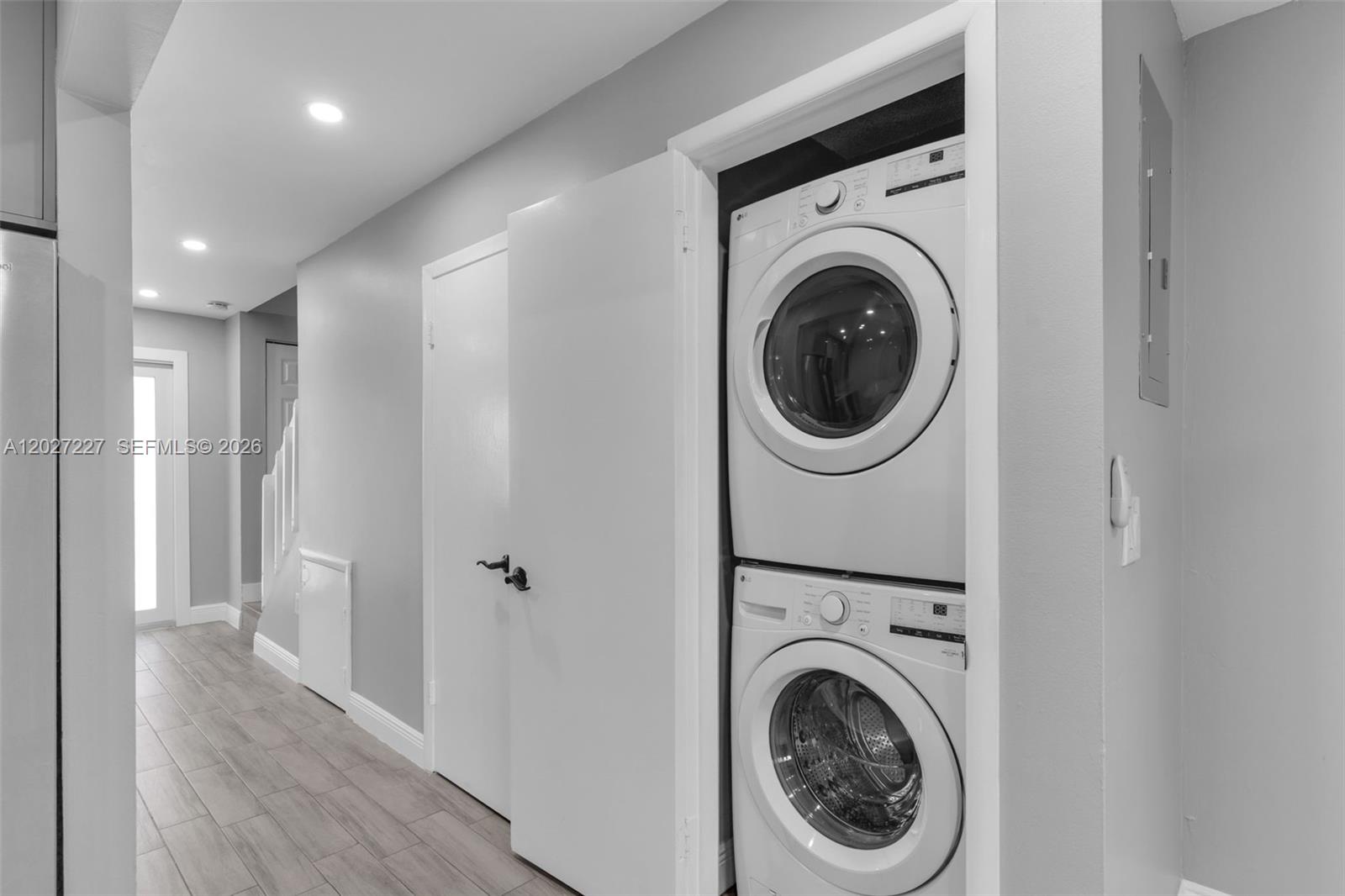 THE COURTS OF BIRDWOOD CO - Residential Lease