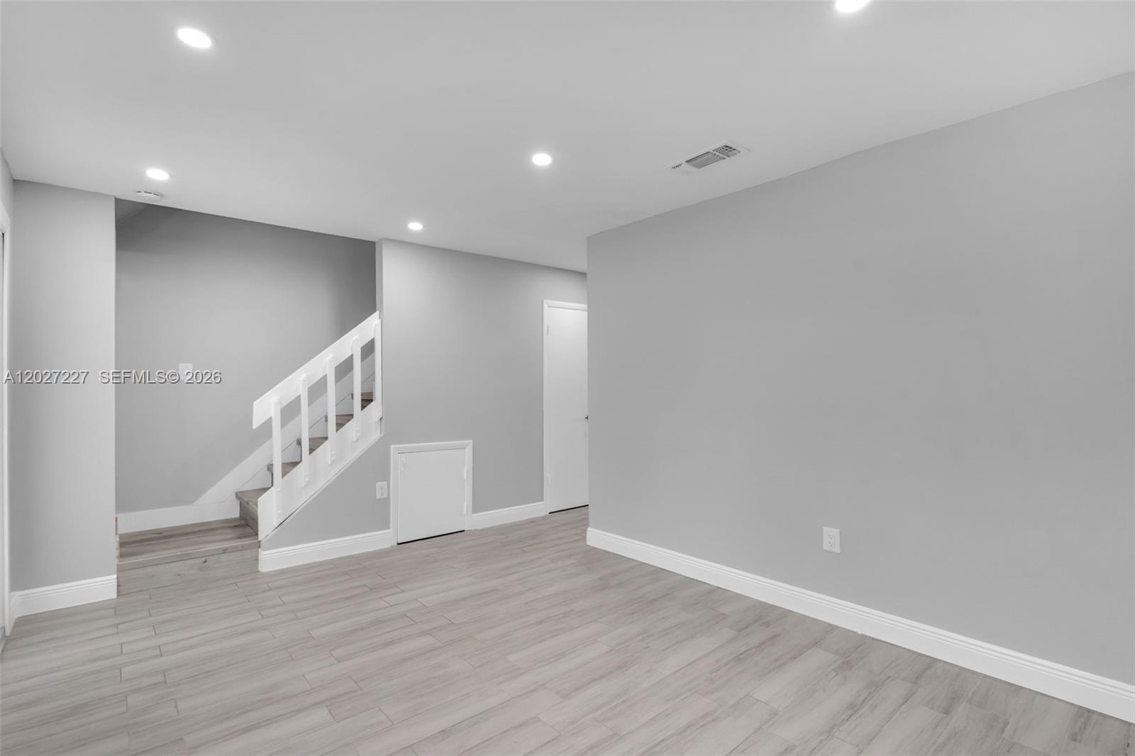 THE COURTS OF BIRDWOOD CO - Residential Lease