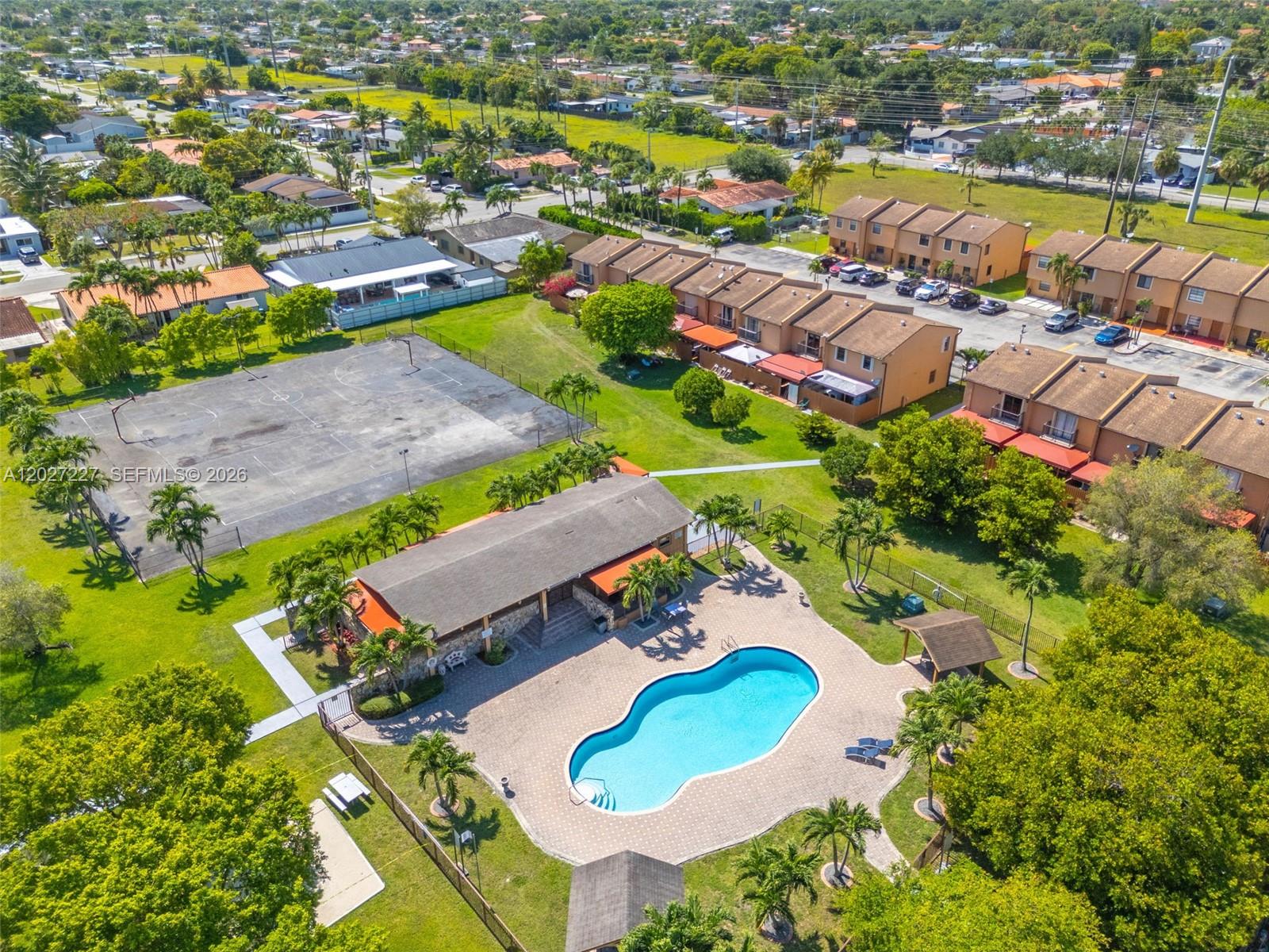 THE COURTS OF BIRDWOOD CO - Residential Lease