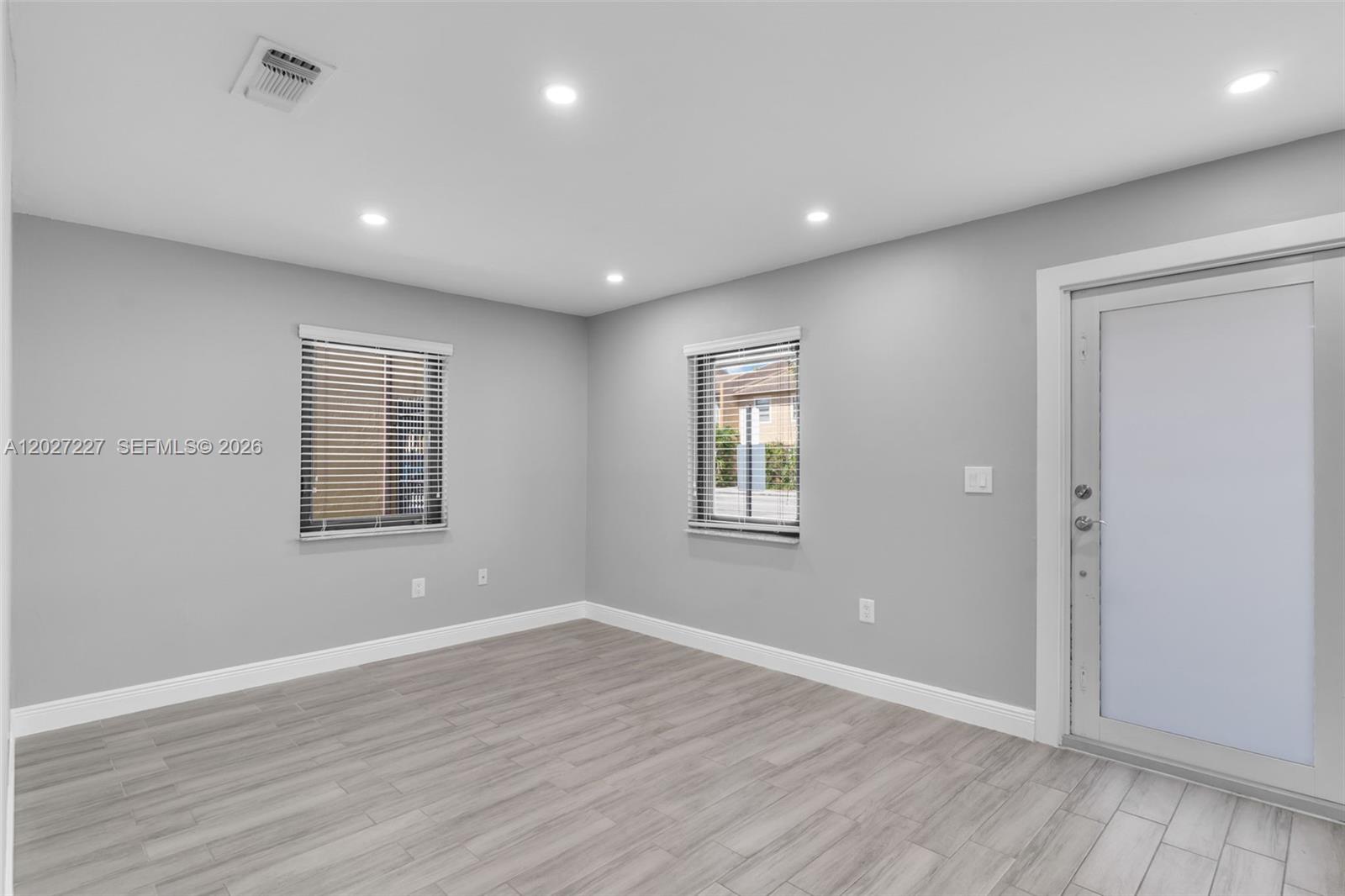 THE COURTS OF BIRDWOOD CO - Residential Lease