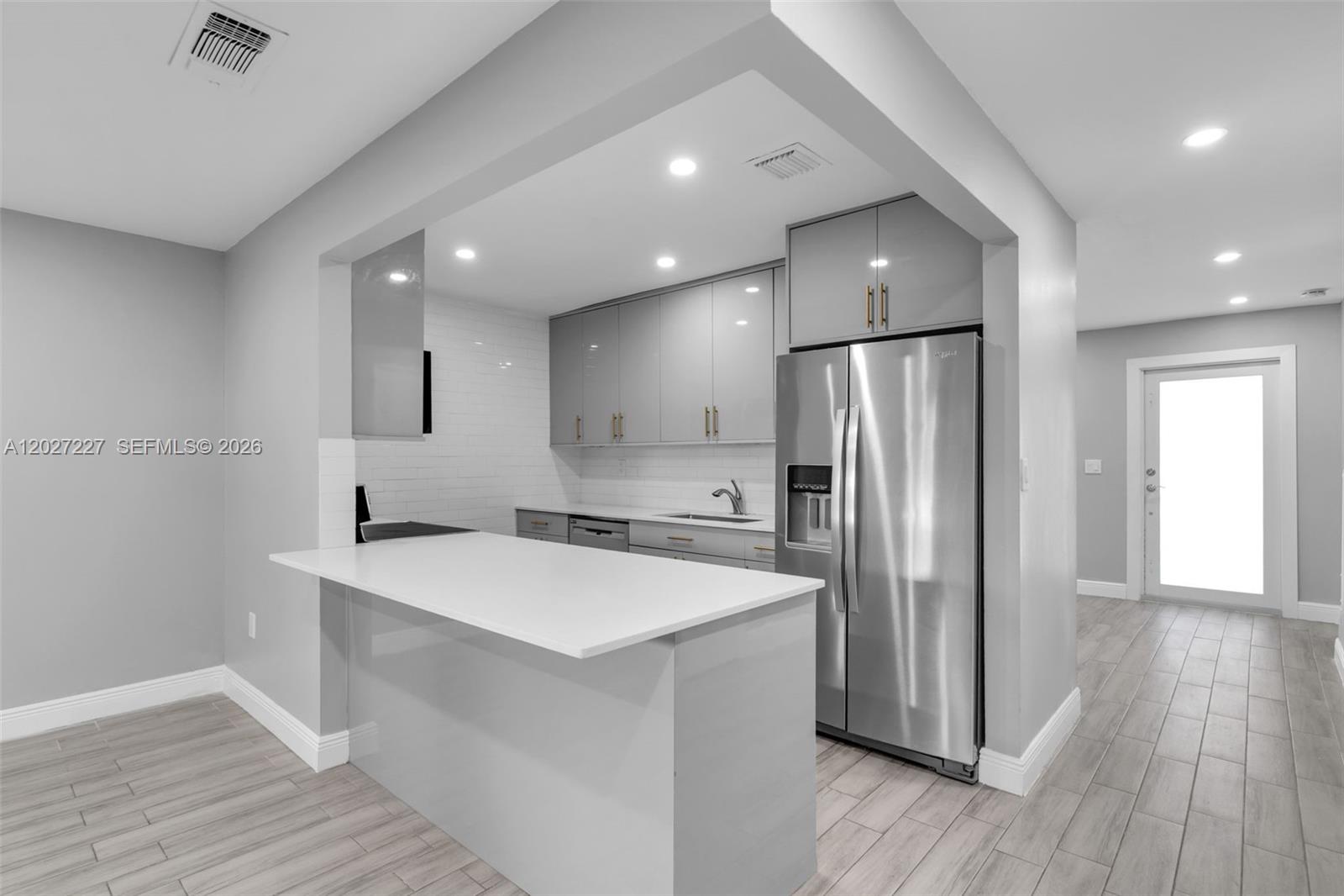THE COURTS OF BIRDWOOD CO - Residential Lease