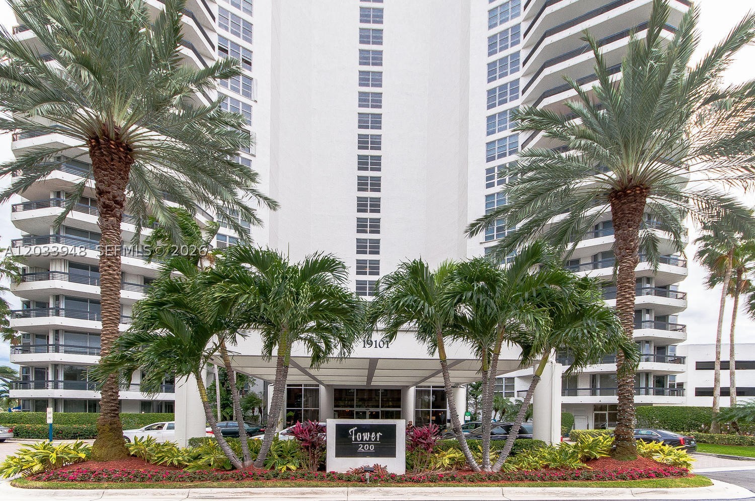 MYSTIC POINTE CONDO NO TH - Residential