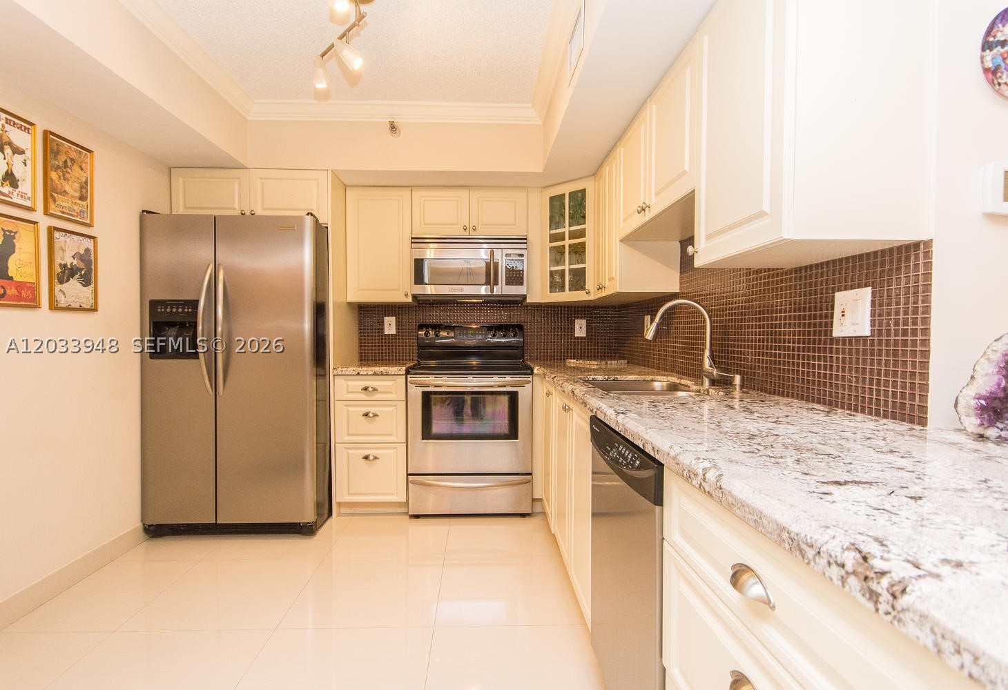 MYSTIC POINTE CONDO NO TH - Residential