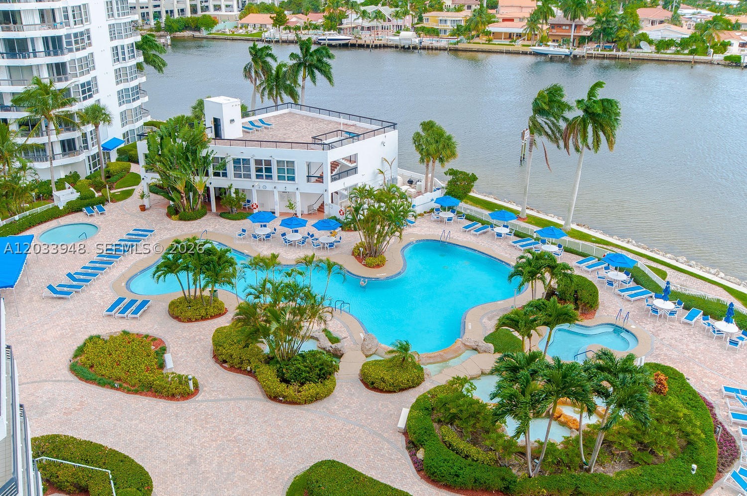 MYSTIC POINTE CONDO NO TH - Residential