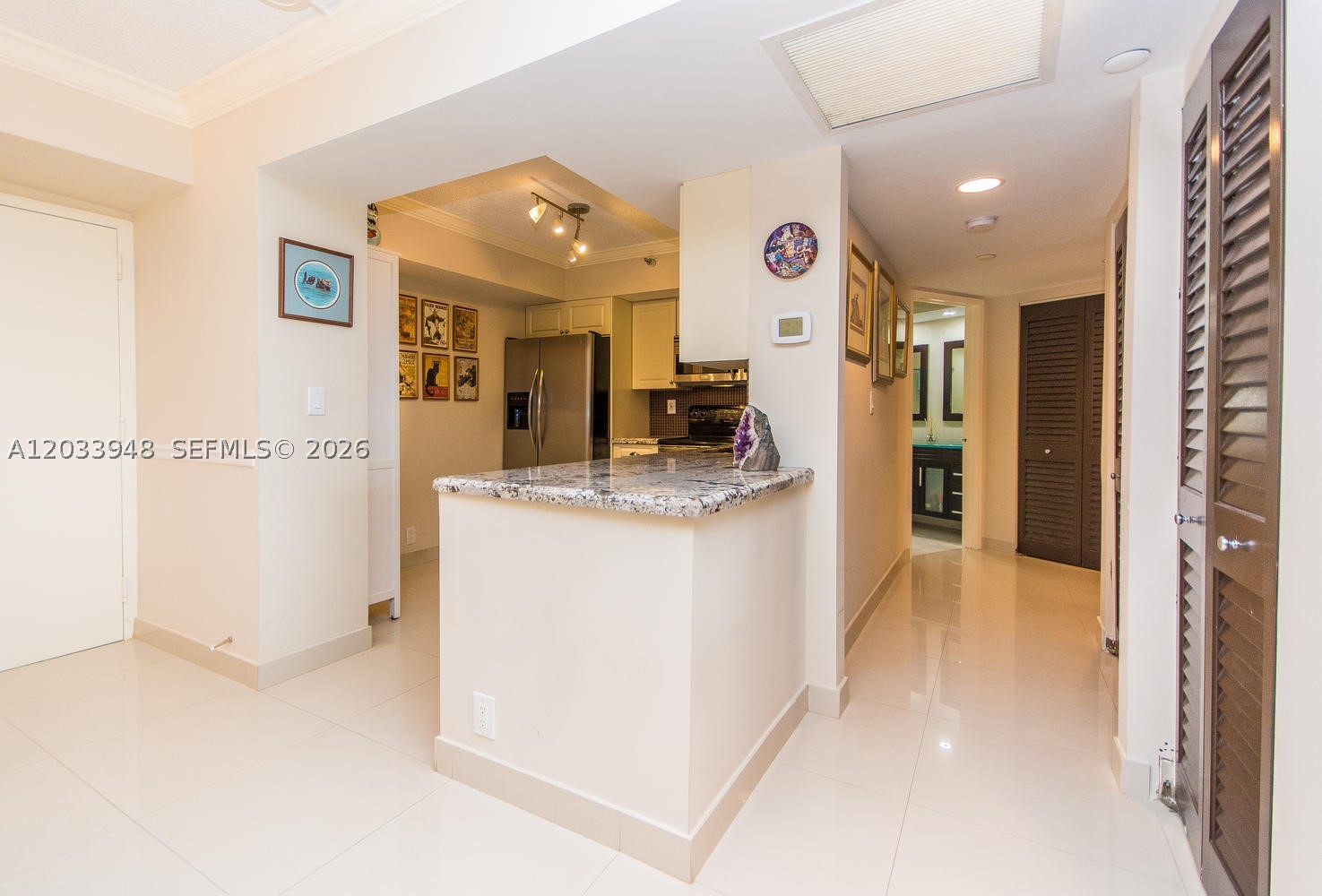 MYSTIC POINTE CONDO NO TH - Residential