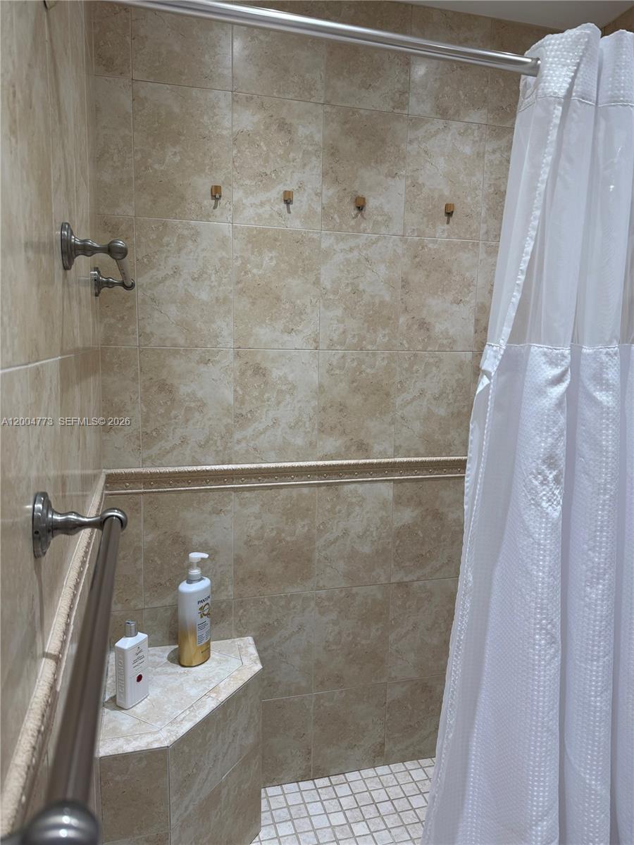 SOUTH WINDS CONDO - Residential