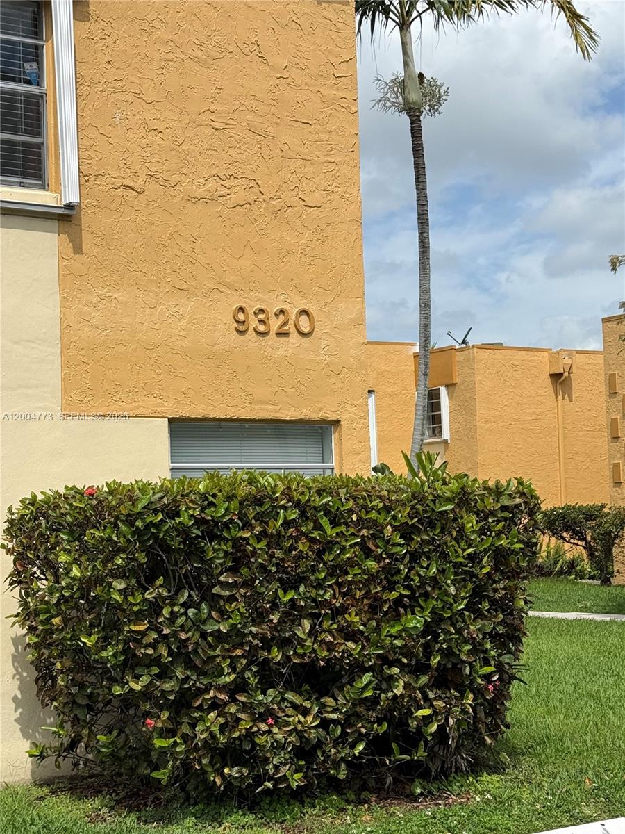 SOUTH WINDS CONDO - Residential