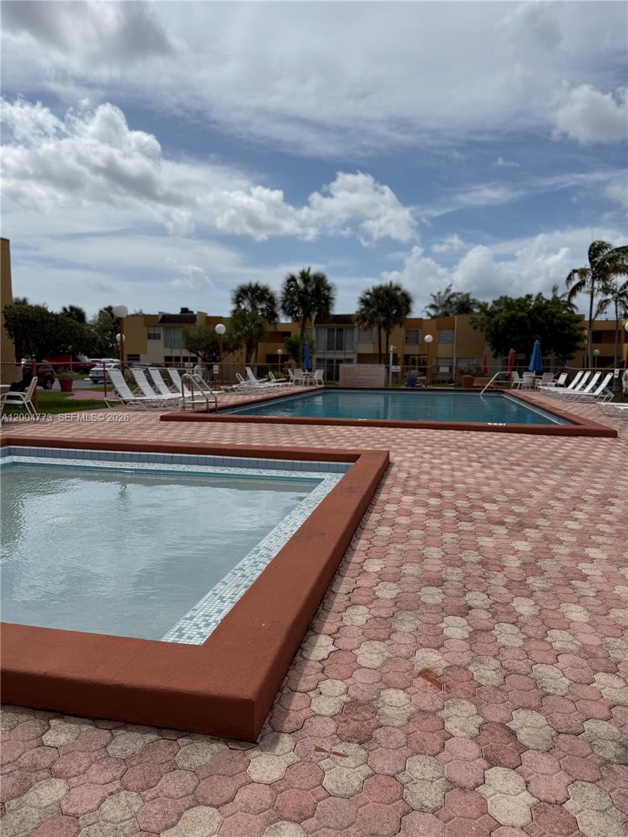 SOUTH WINDS CONDO - Residential