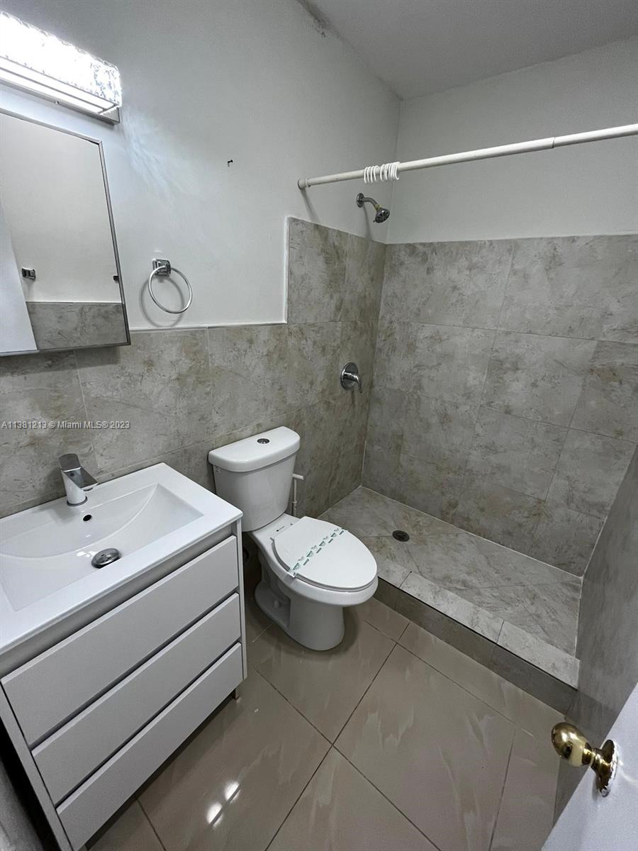 CORONET VILLAGE CONDOMINI - Residential Lease