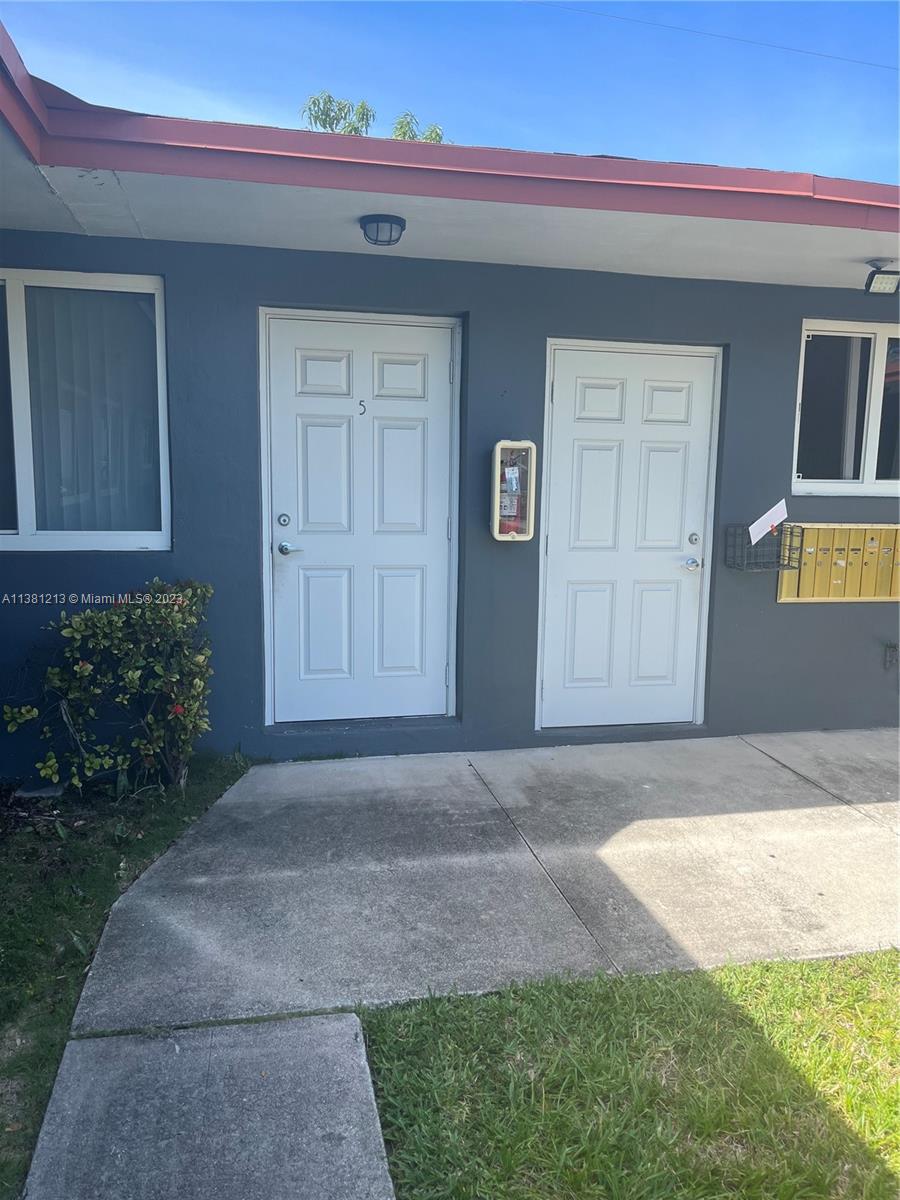 CORONET VILLAGE CONDOMINI - Residential Lease