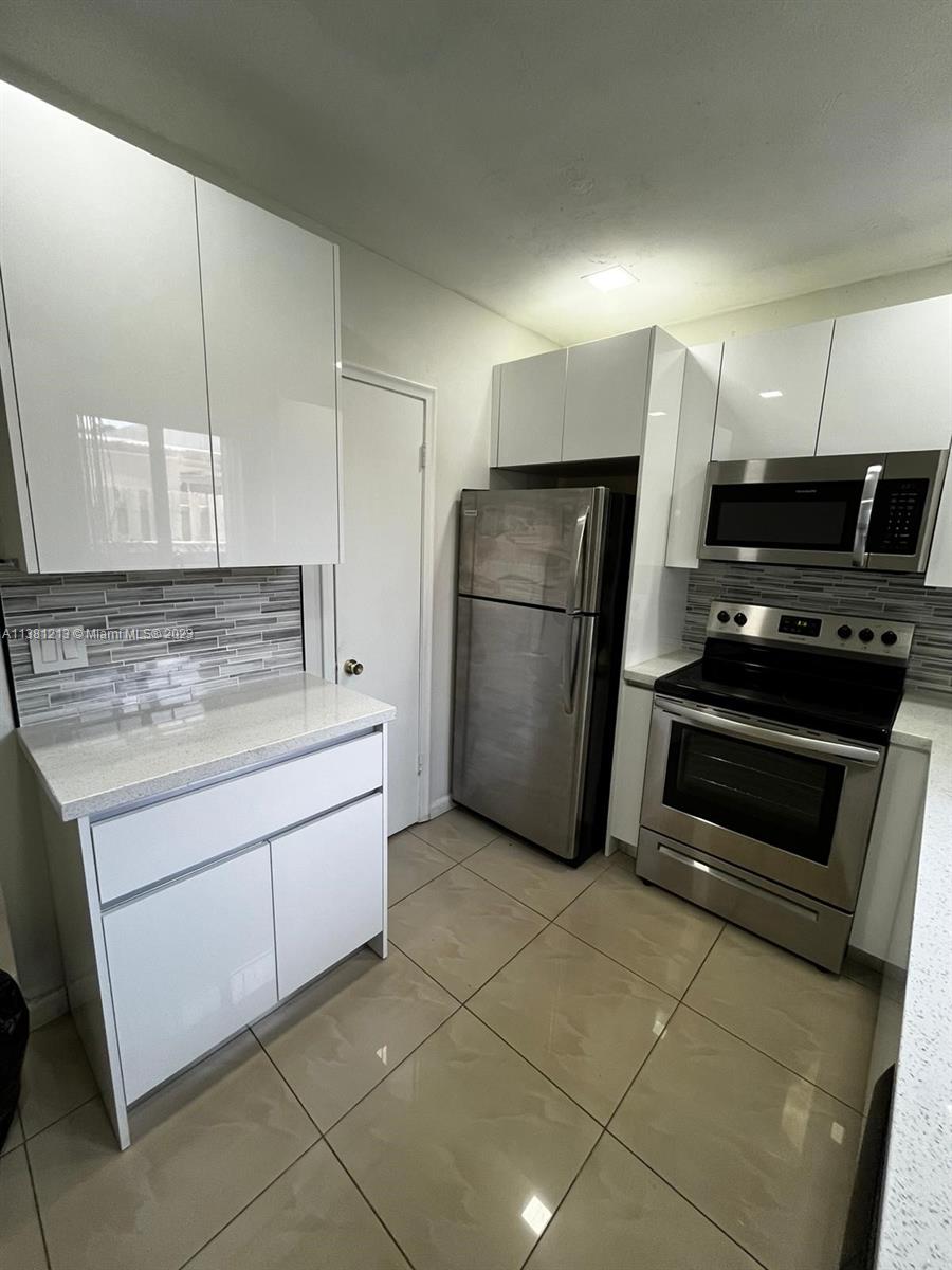 CORONET VILLAGE CONDOMINI - Residential Lease
