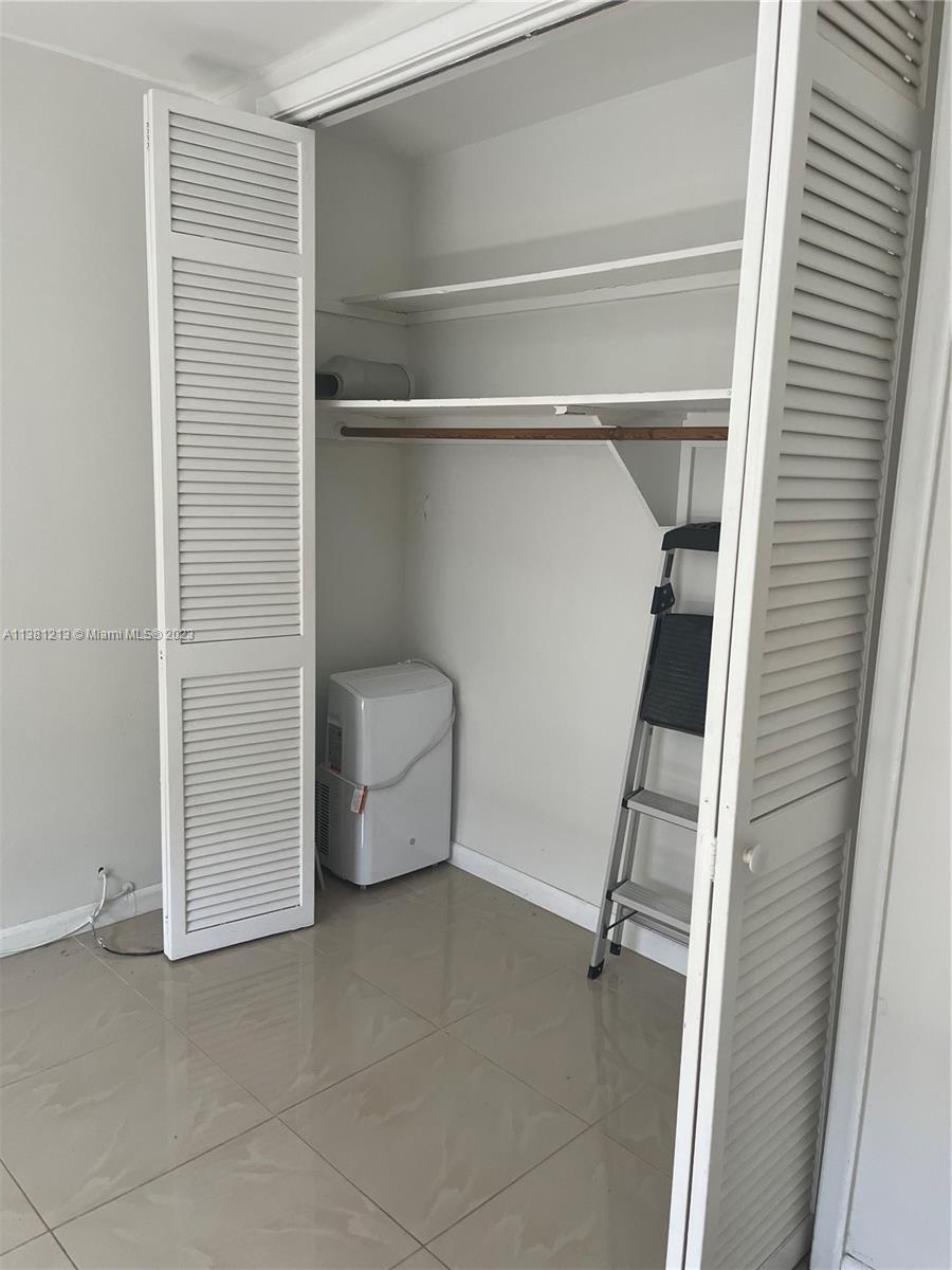 CORONET VILLAGE CONDOMINI - Residential Lease