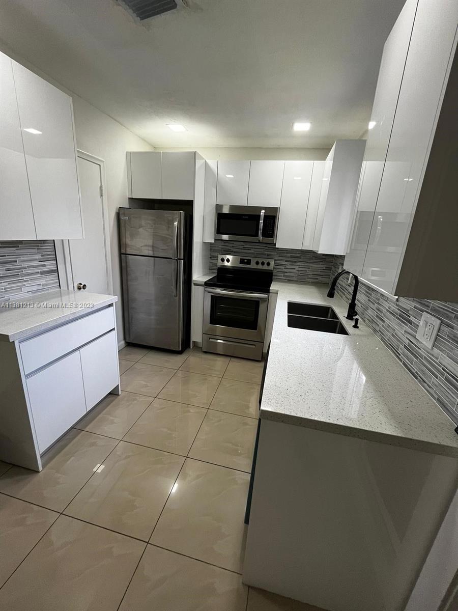 CORONET VILLAGE CONDOMINI - Residential Lease
