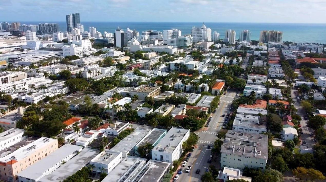 Renovated 2BD/2BA corner unit in the heart of South Beach, nearly 1,000 sq. ft. Equipped with completely new appliances. Comfortable layout with abundant natural light in a quiet and well-located building. Enjoy the best of the Miami Beach lifestyle just minutes from Lincoln Road, the beach, restaurants, cafés, shopping, gyms, and entertainment. Perfect for anyone looking to enjoy South Beach living in a prime location.