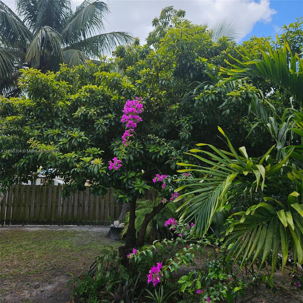 LAUDERDALE LITTLE RANCHES - Residential Lease