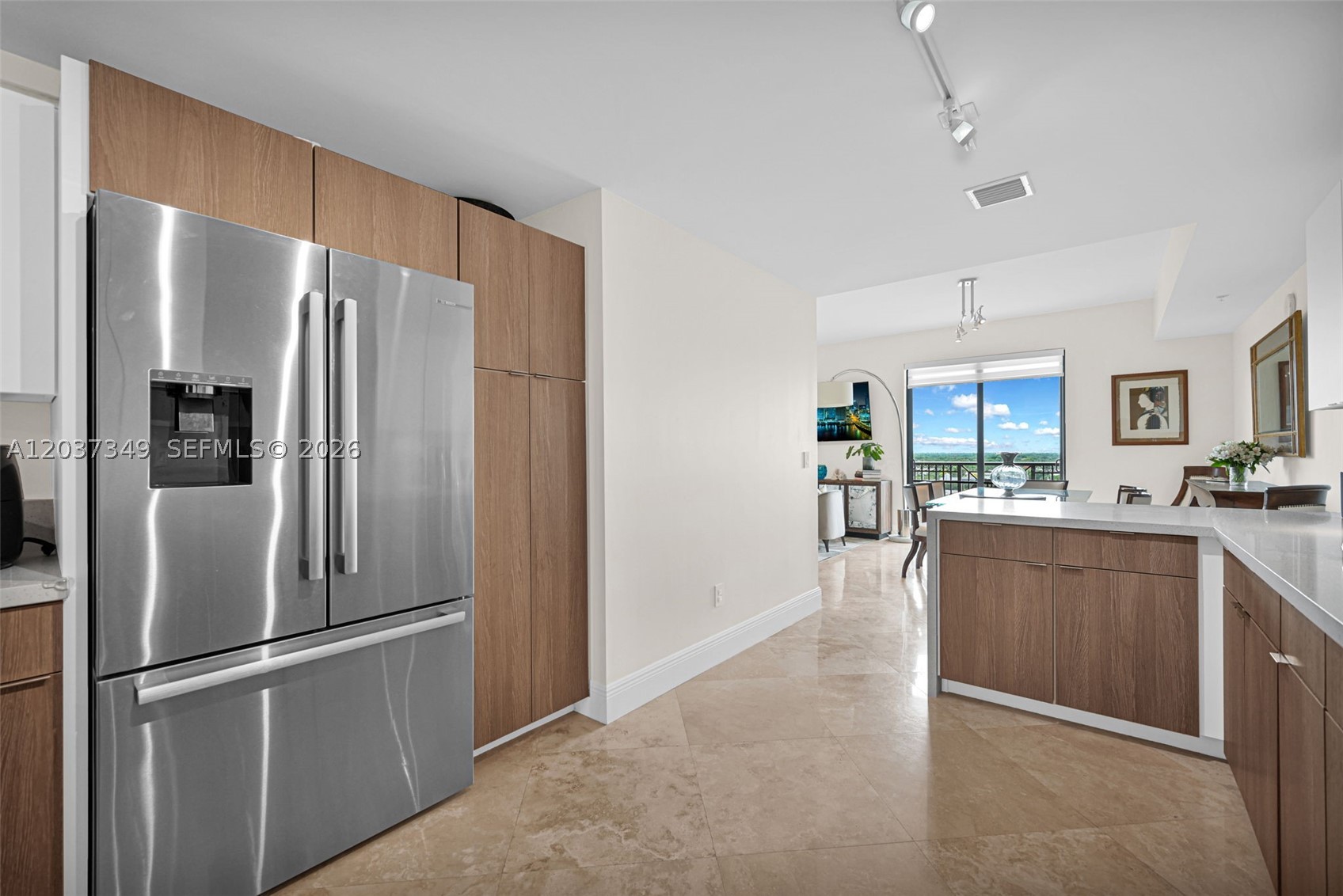 COLONNADE AT DADELAND SE - Residential