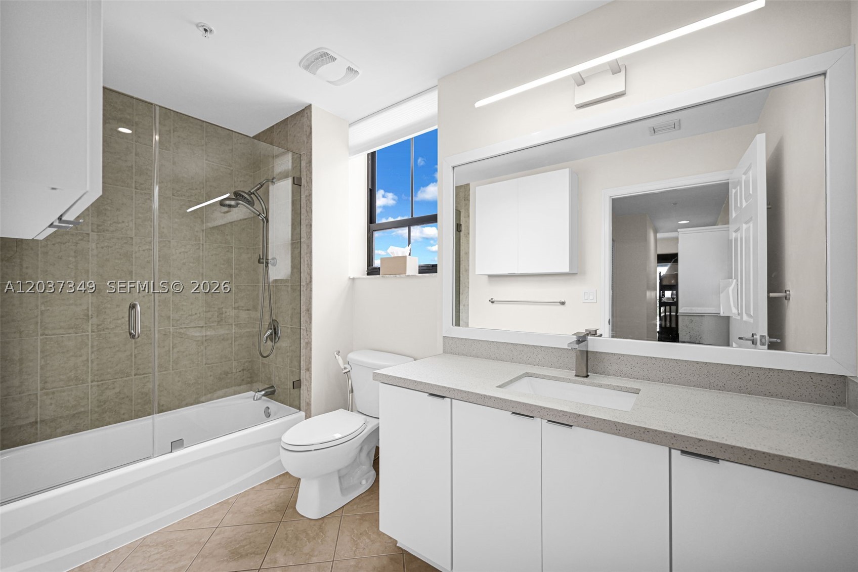 COLONNADE AT DADELAND SE - Residential