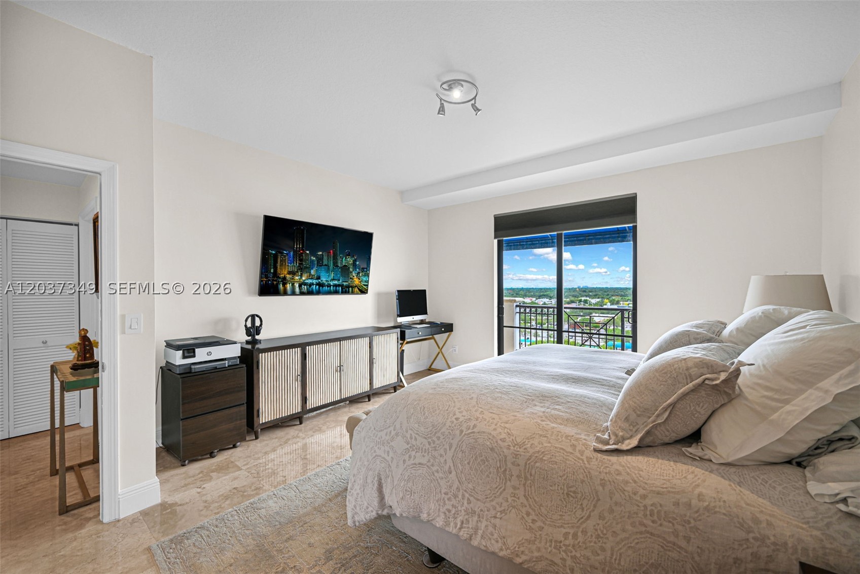 COLONNADE AT DADELAND SE - Residential
