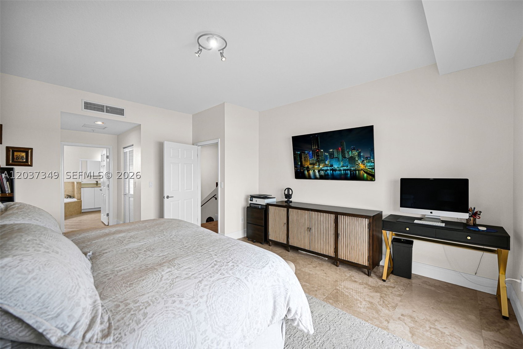 COLONNADE AT DADELAND SE - Residential