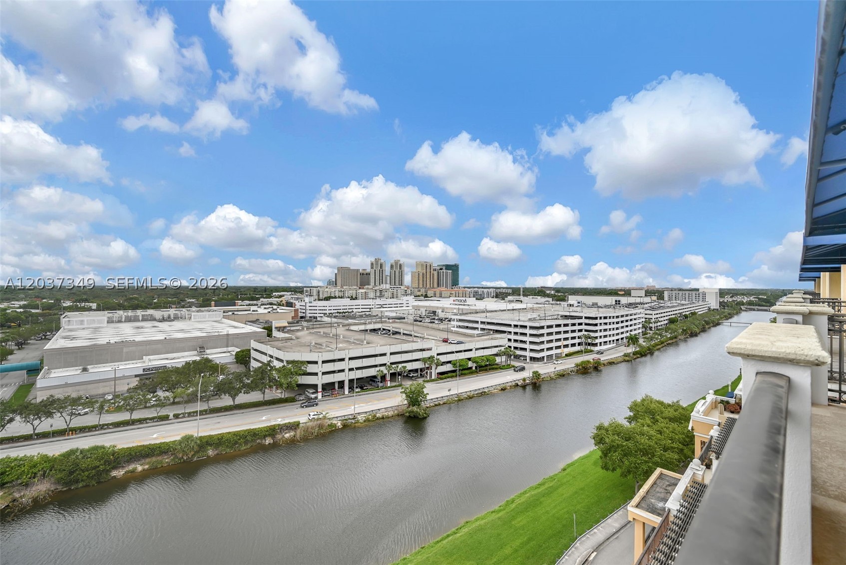 COLONNADE AT DADELAND SE - Residential