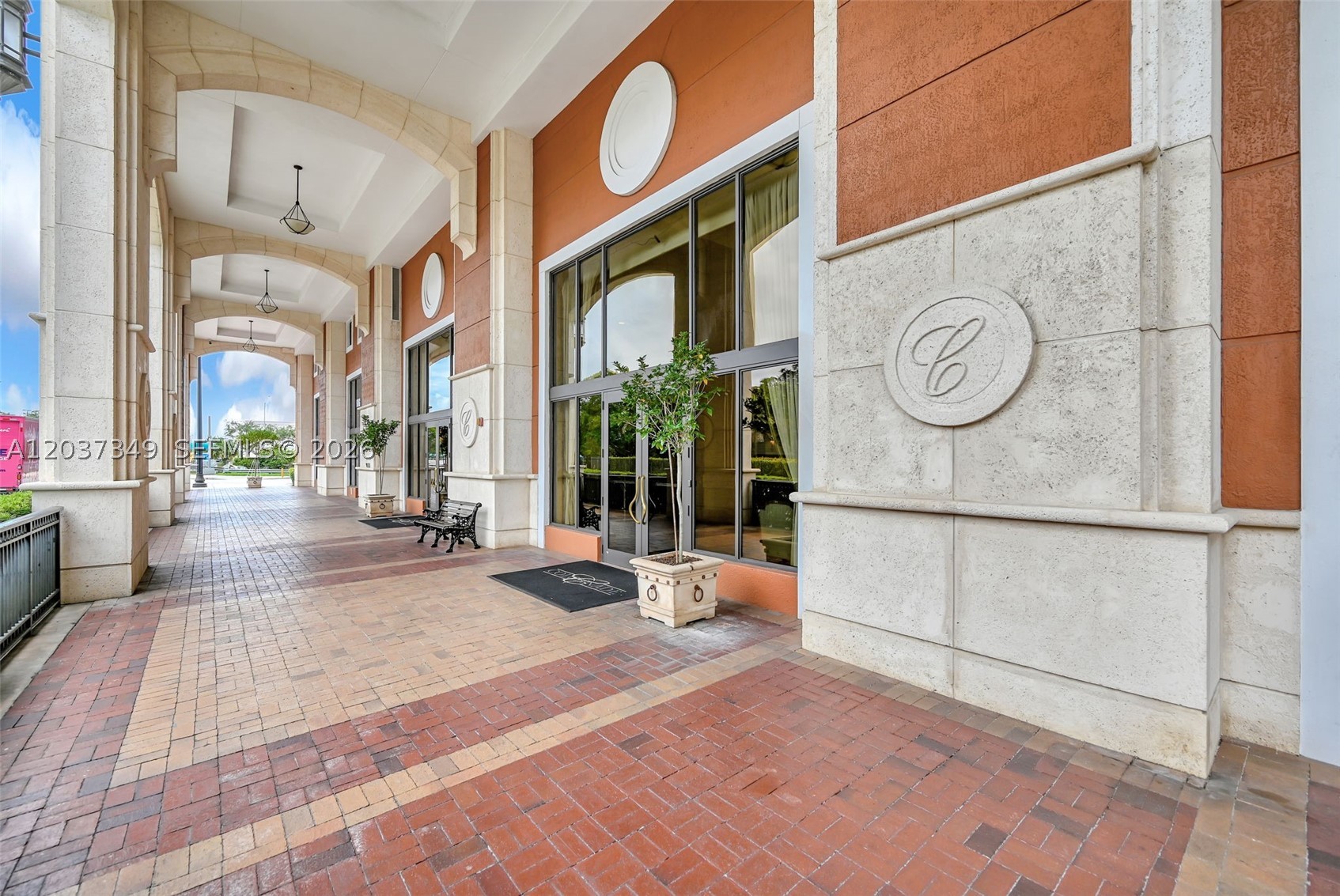 COLONNADE AT DADELAND SE - Residential