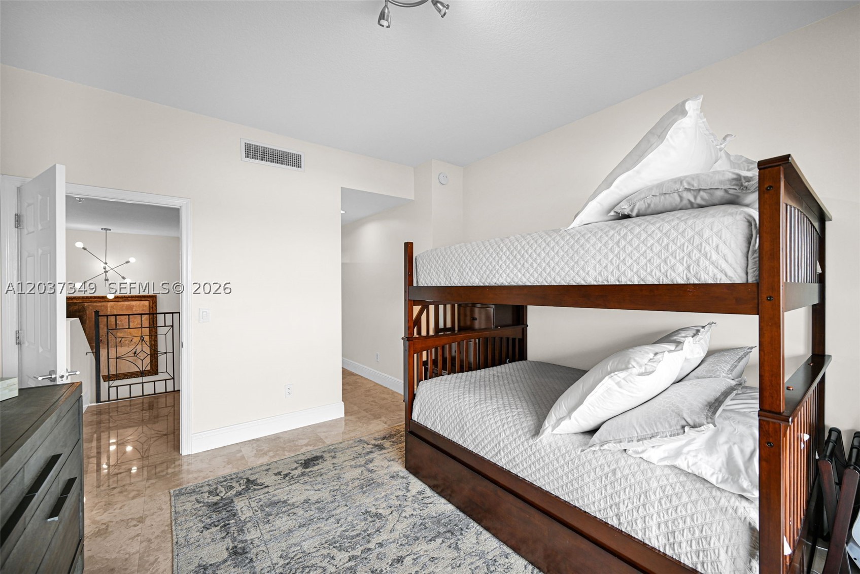 COLONNADE AT DADELAND SE - Residential