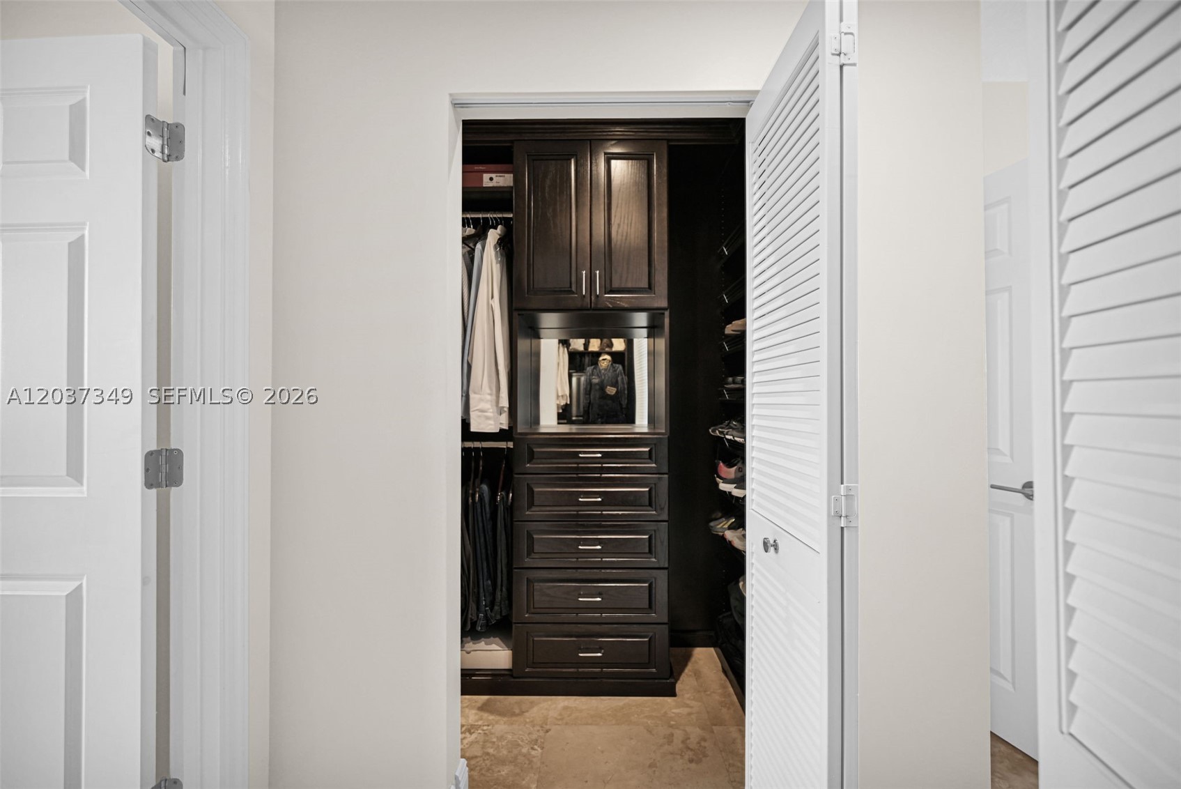 COLONNADE AT DADELAND SE - Residential