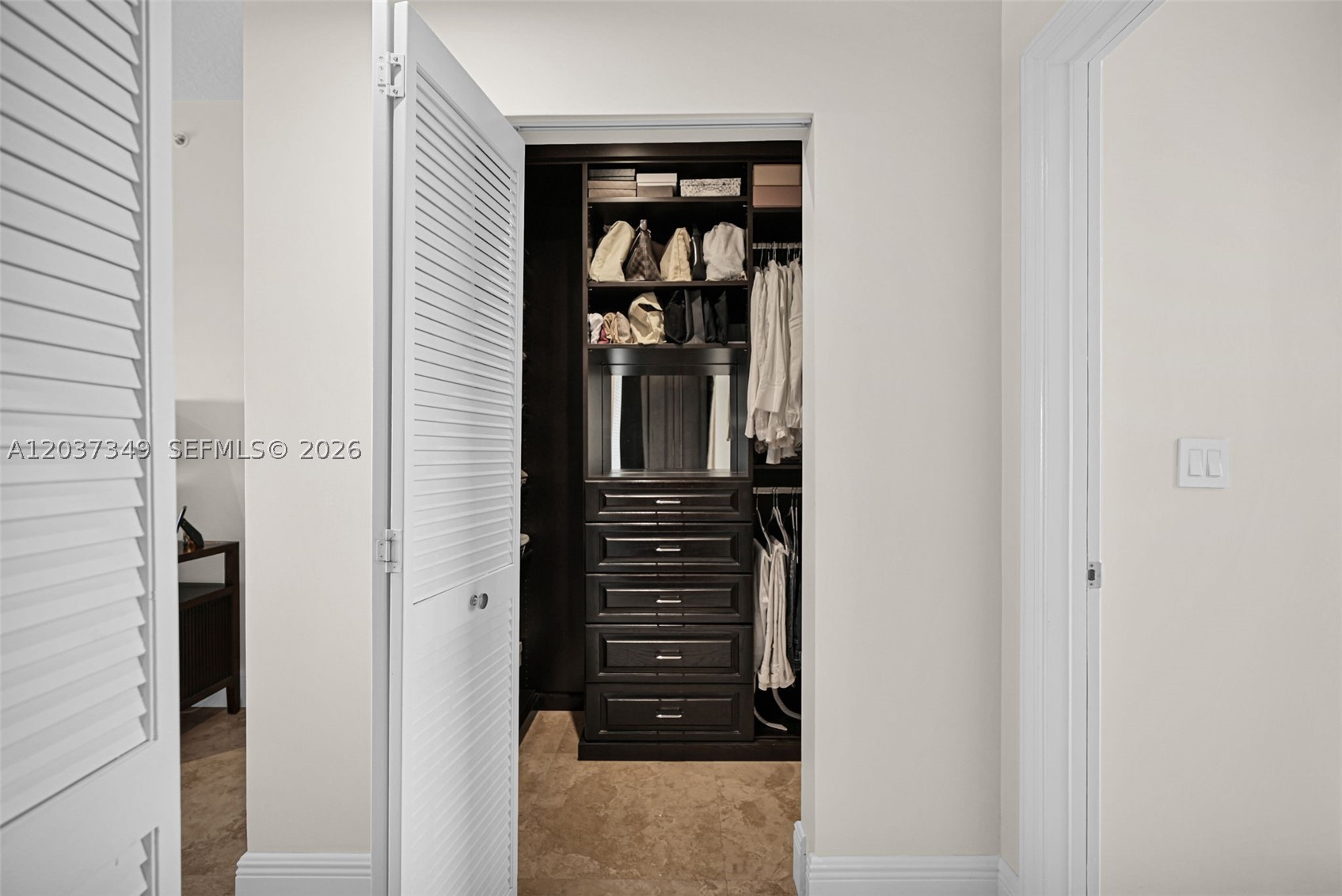 COLONNADE AT DADELAND SE - Residential