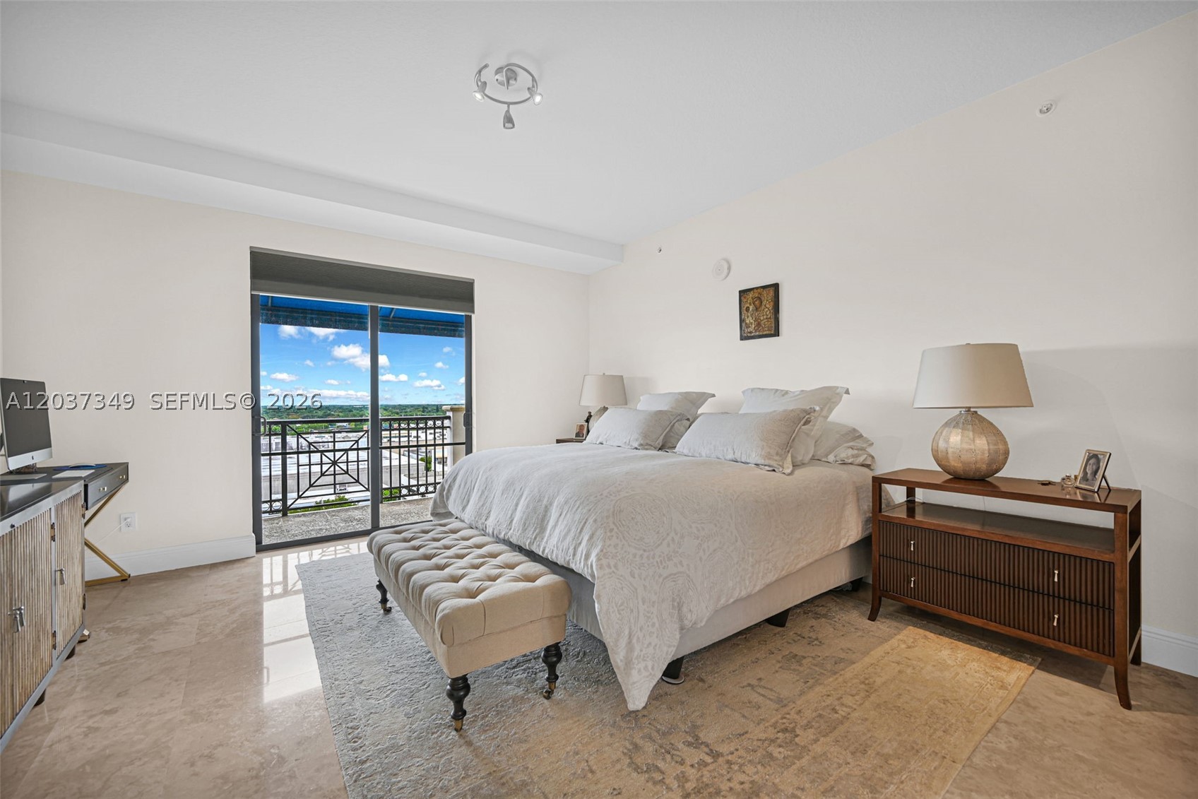 COLONNADE AT DADELAND SE - Residential