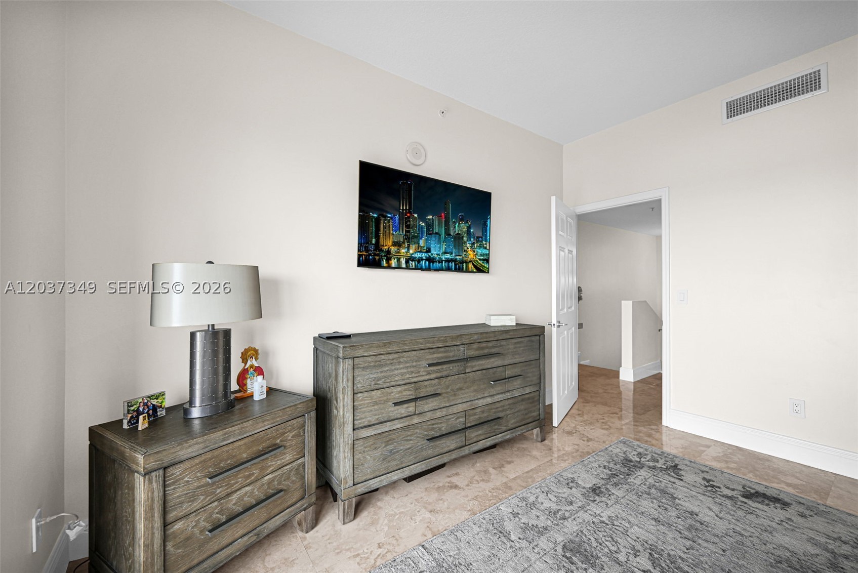 COLONNADE AT DADELAND SE - Residential