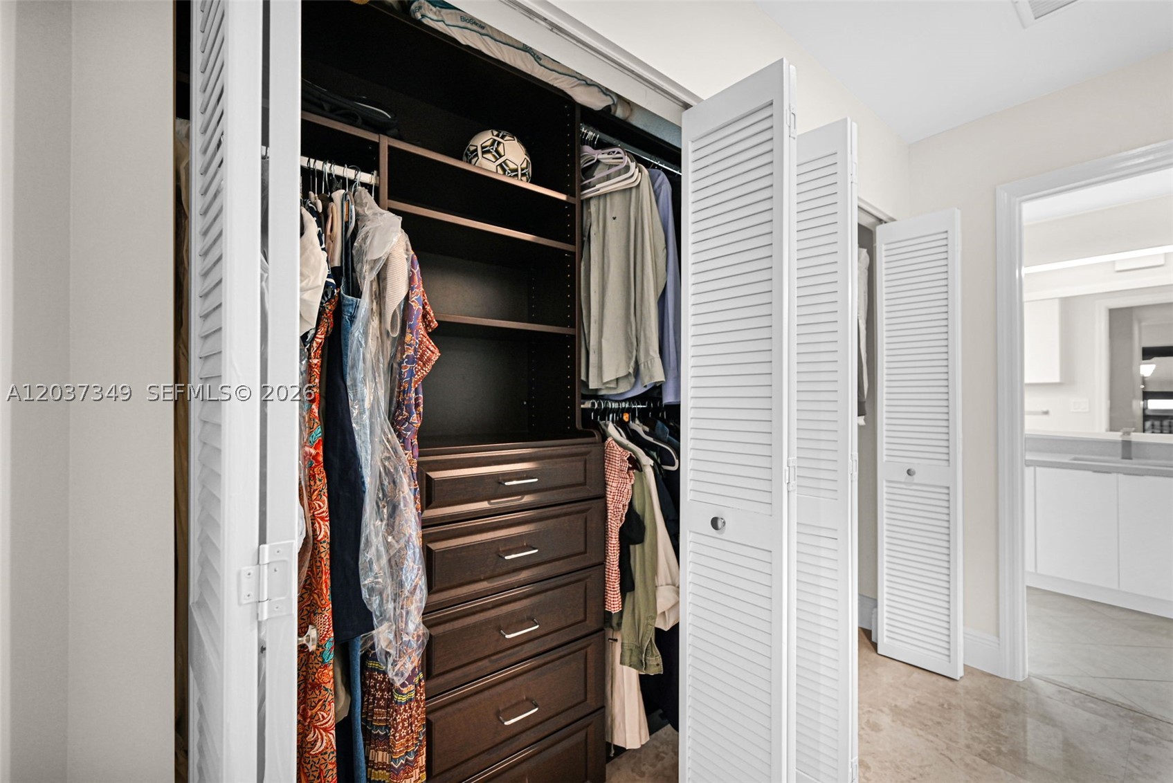COLONNADE AT DADELAND SE - Residential