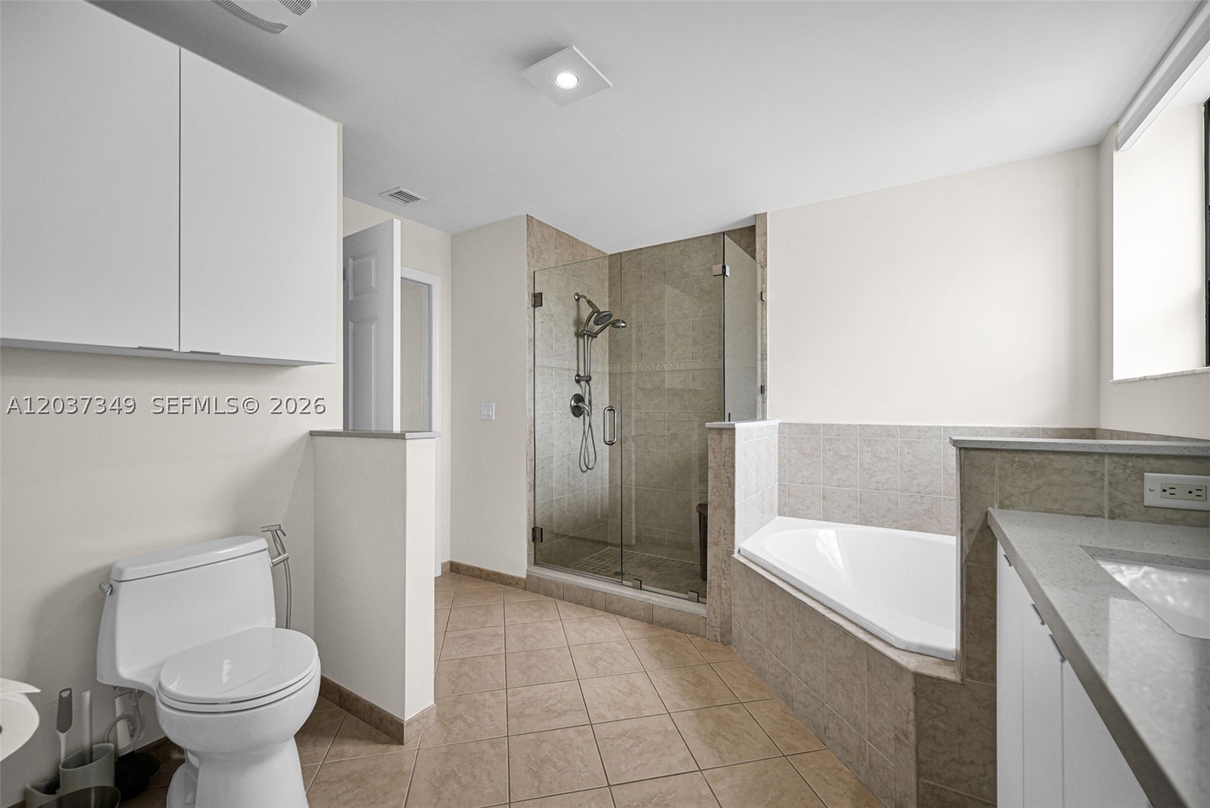 COLONNADE AT DADELAND SE - Residential