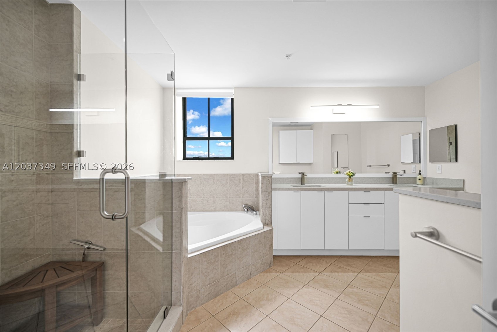 COLONNADE AT DADELAND SE - Residential