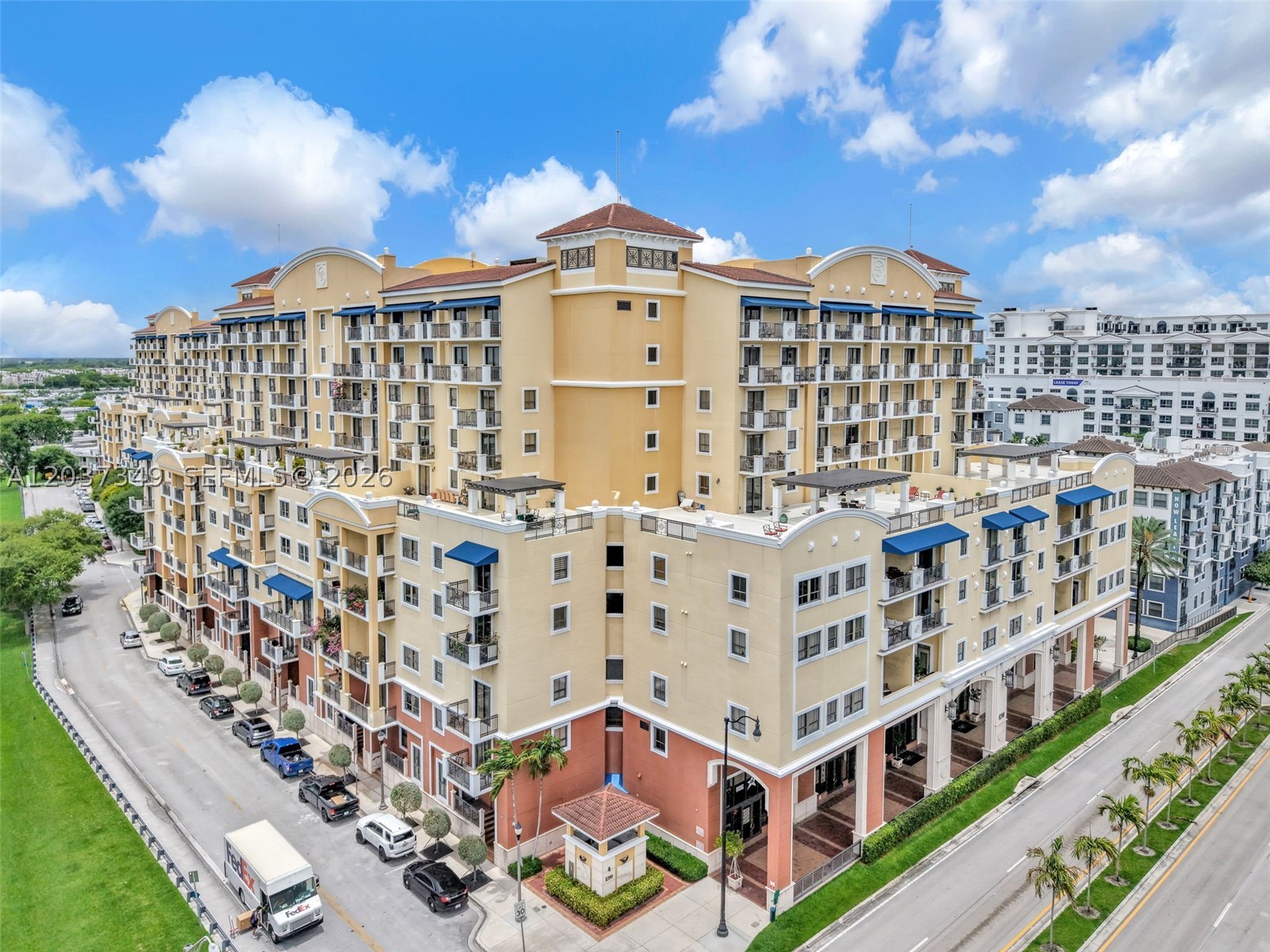 COLONNADE AT DADELAND SE - Residential