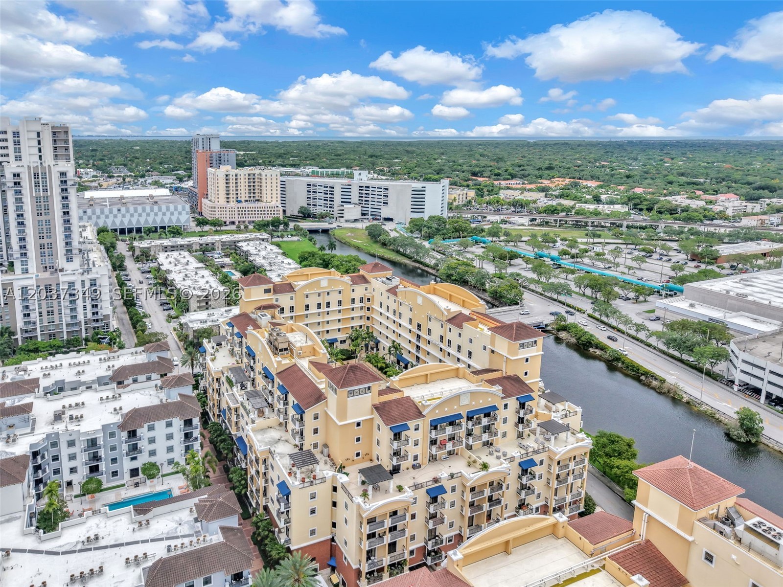 COLONNADE AT DADELAND SE - Residential