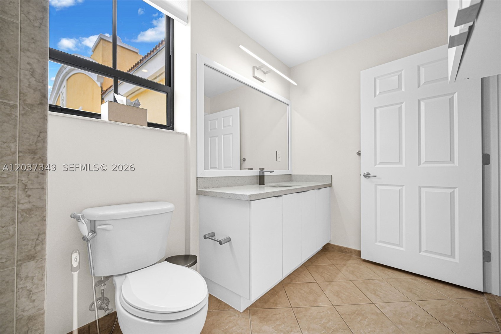 COLONNADE AT DADELAND SE - Residential