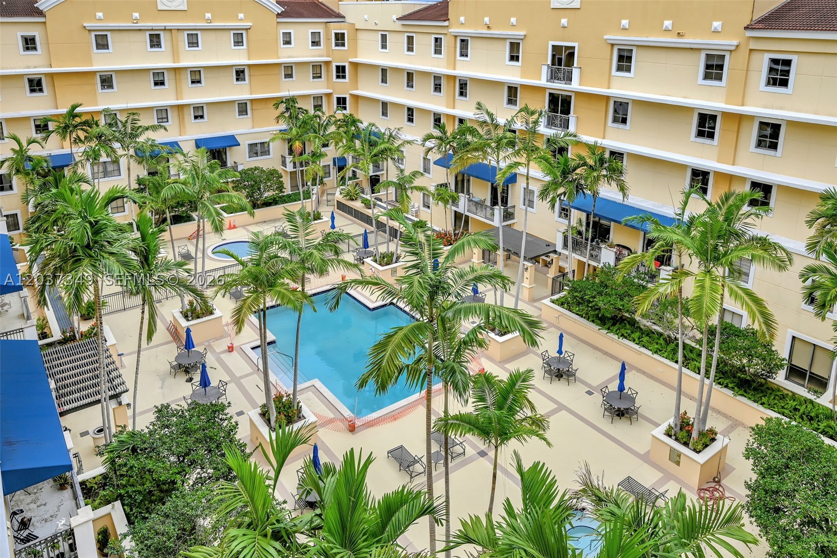 COLONNADE AT DADELAND SE - Residential