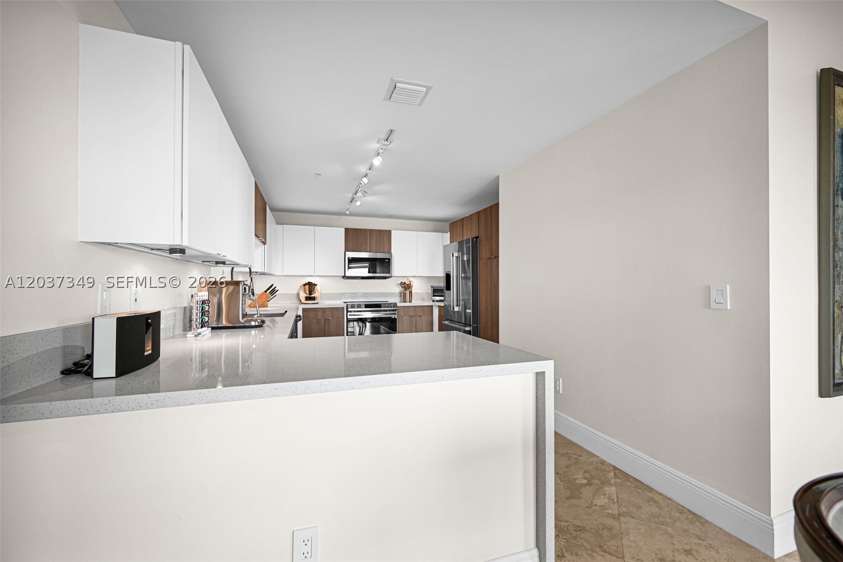 COLONNADE AT DADELAND SE - Residential