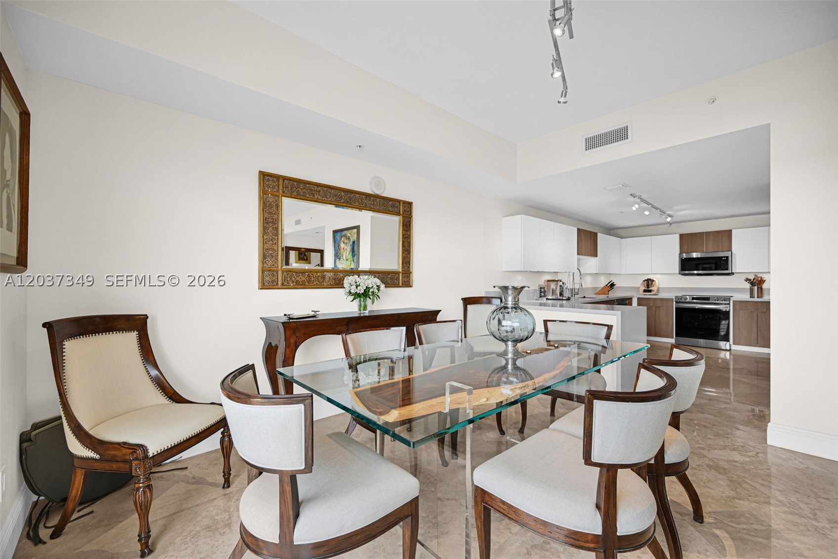 COLONNADE AT DADELAND SE - Residential