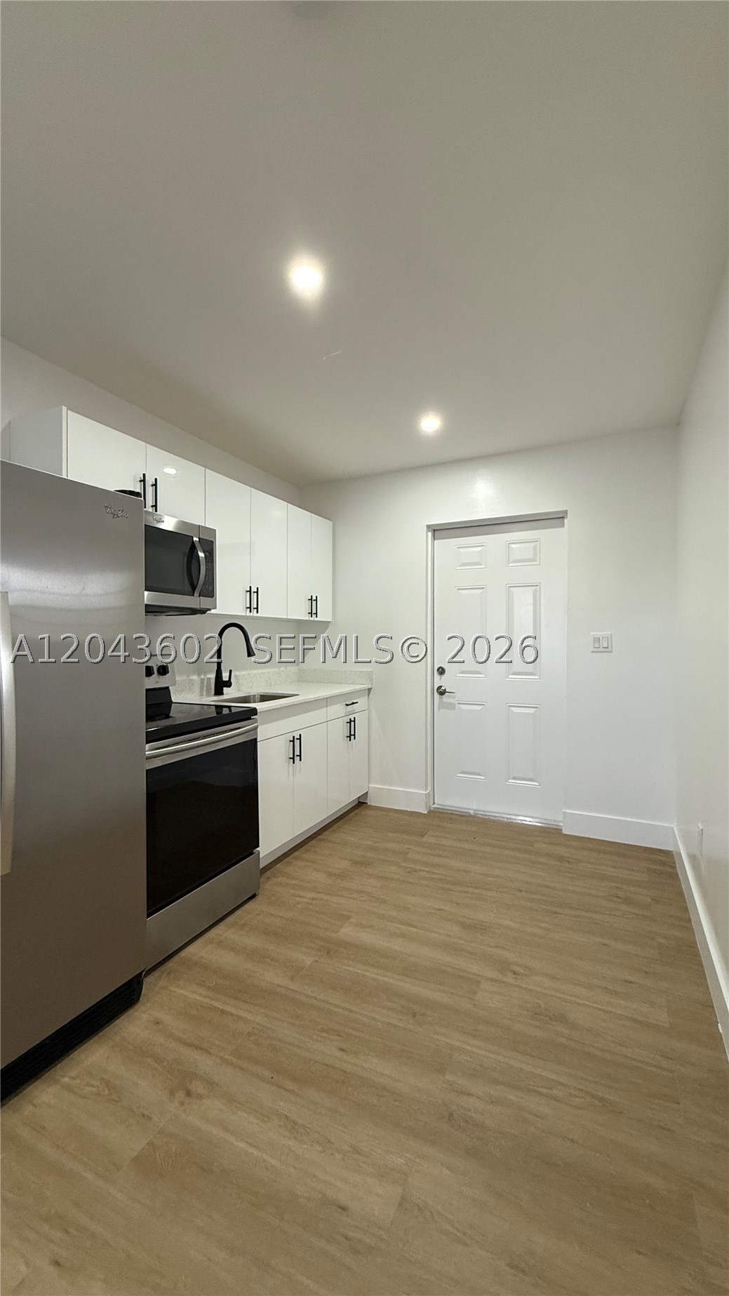 LAWRENCE ESTATE EAST ADDN - Residential Lease