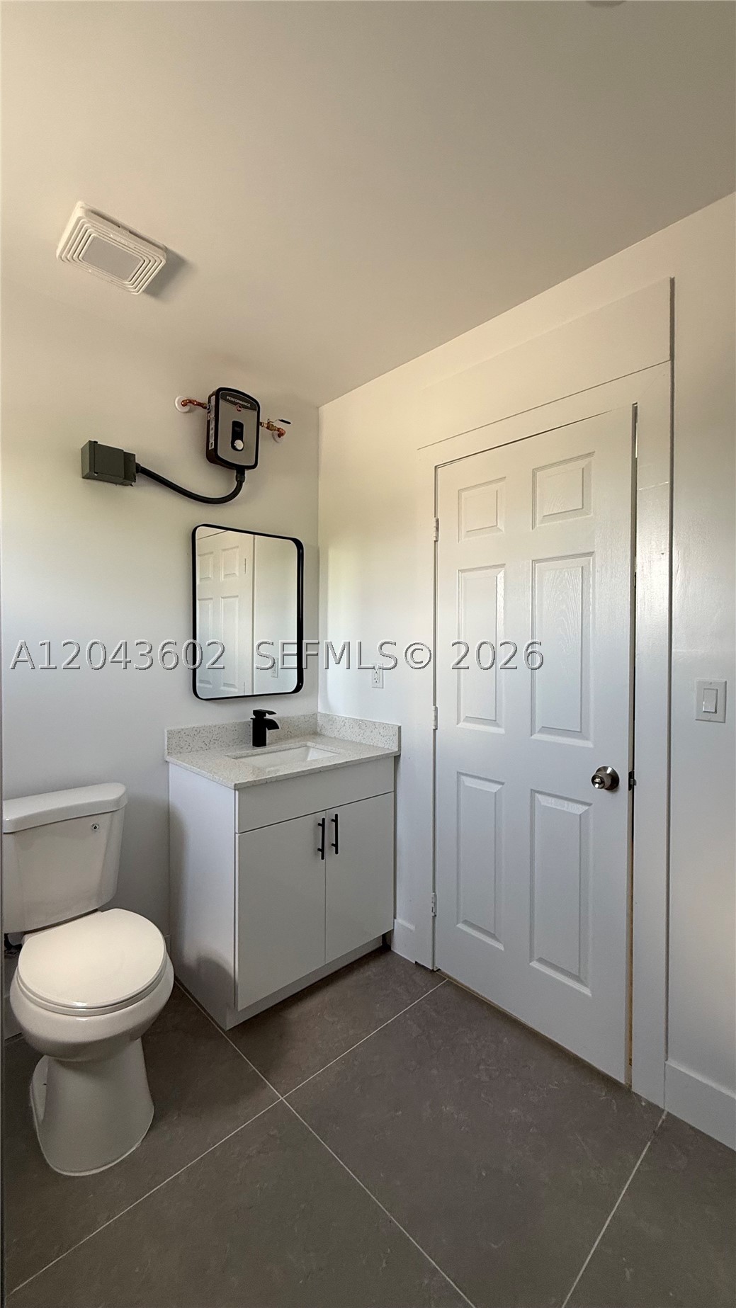 LAWRENCE ESTATE EAST ADDN - Residential Lease