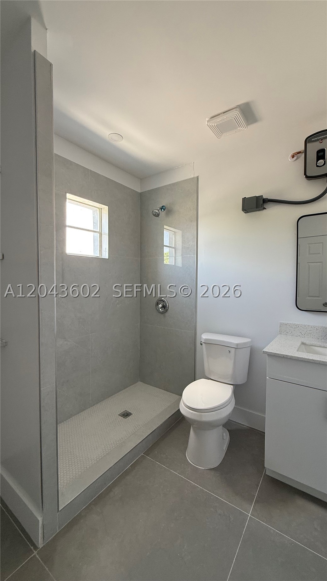 LAWRENCE ESTATE EAST ADDN - Residential Lease