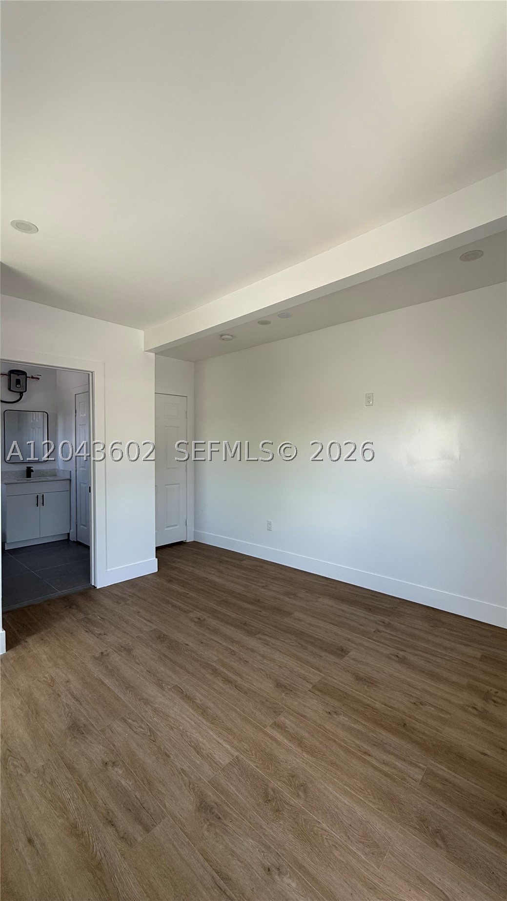 LAWRENCE ESTATE EAST ADDN - Residential Lease
